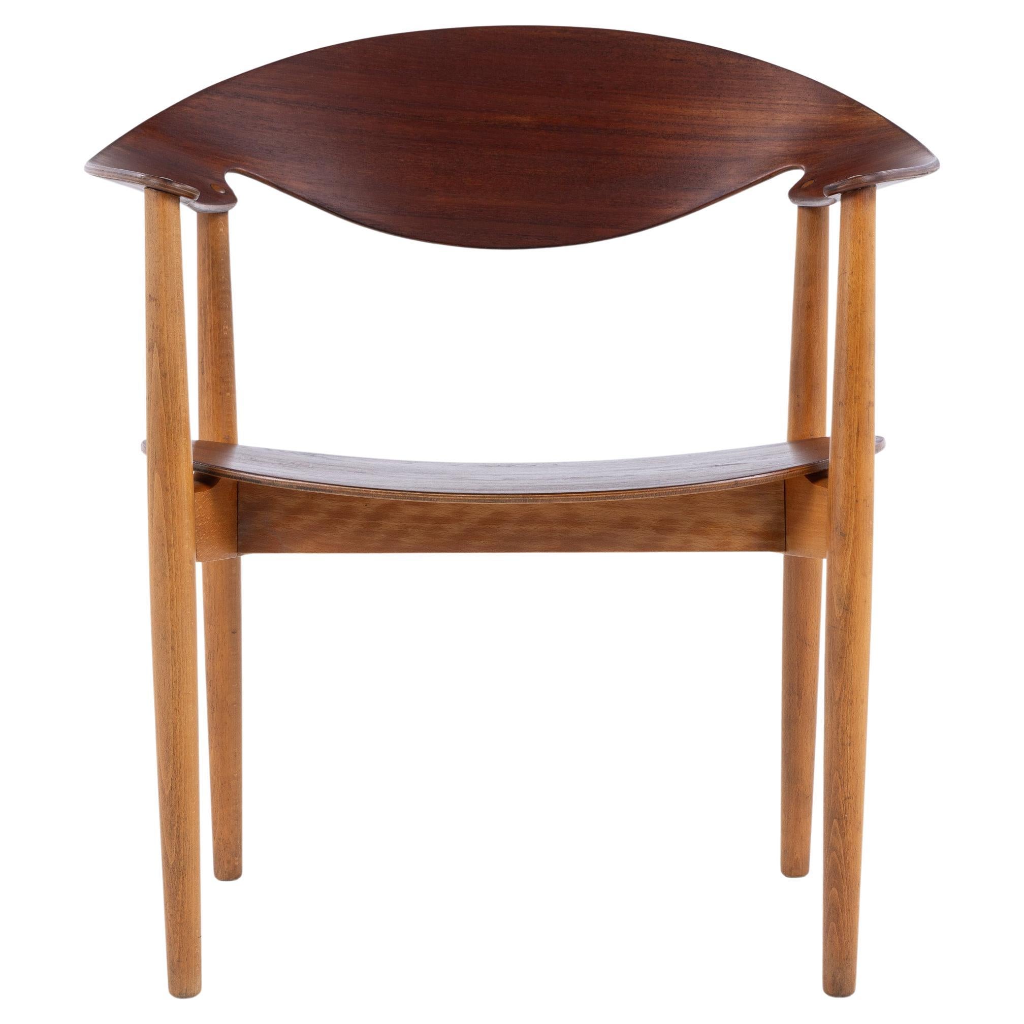 Chaise Metropolitan en hêtre patiné et teck. en vente