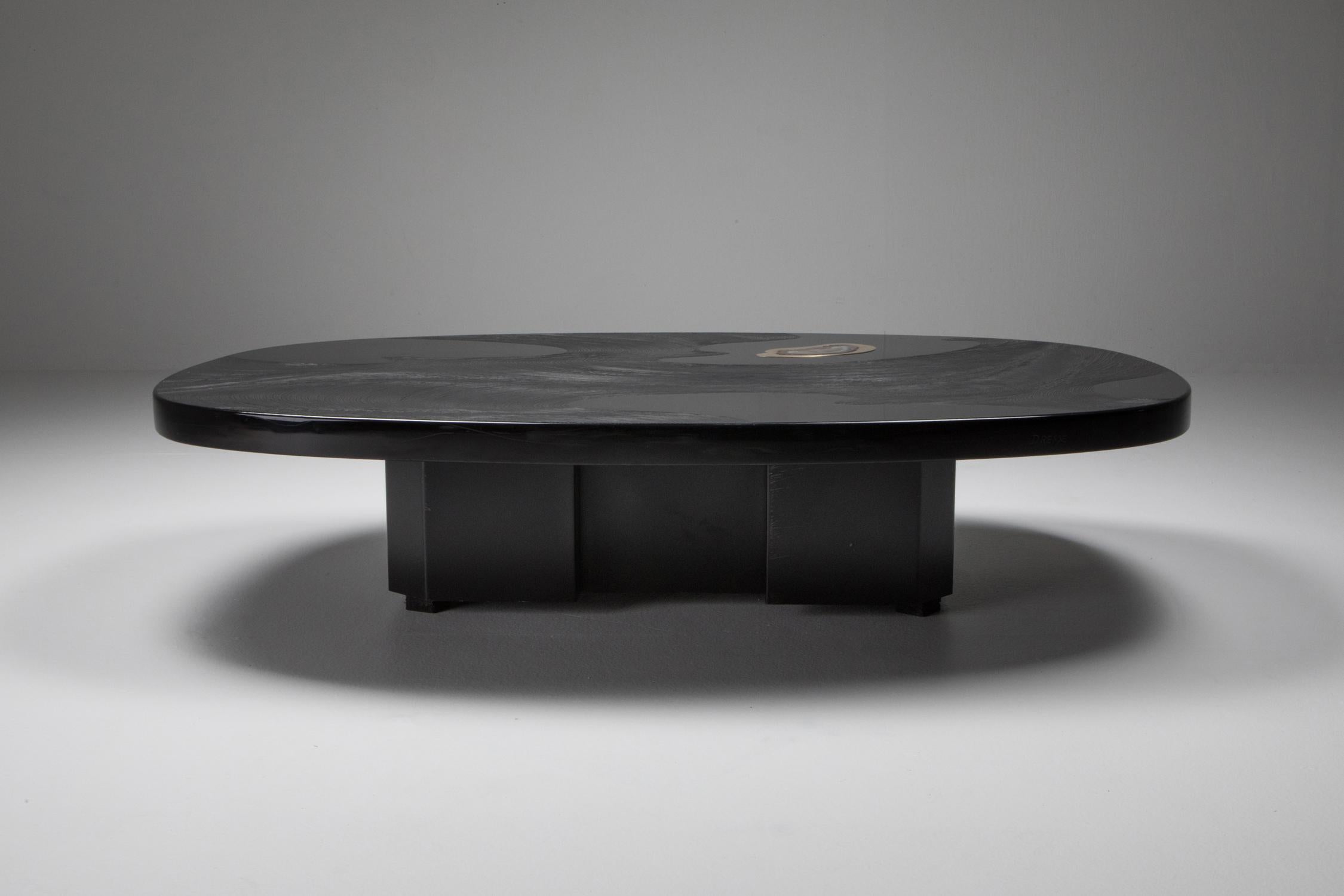 Metropolitan Chic Black Resin with Agate Coffee Table by Dresse, Belgium, 1980s In Excellent Condition In Antwerp, BE
