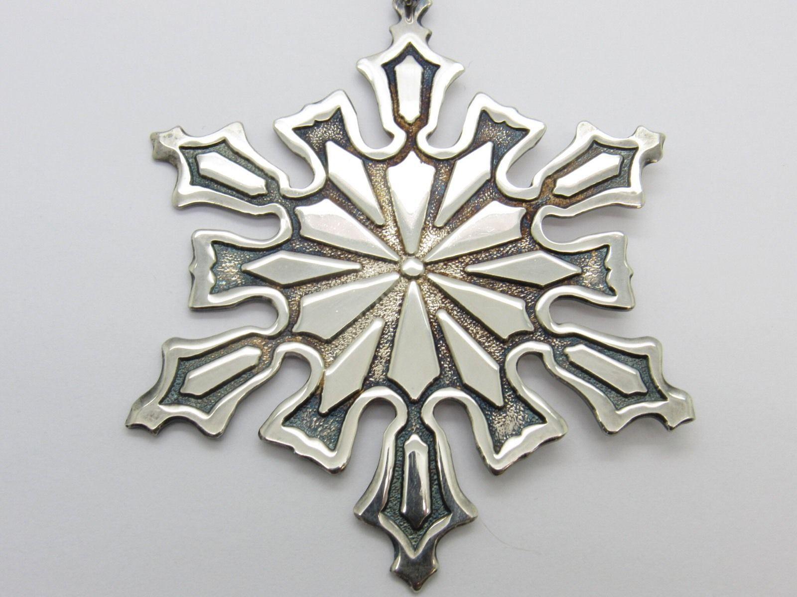 American Metropolitan Museum of Art 1977 Silver Snowflake Ornament