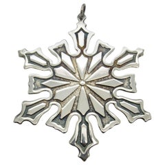 Vintage Metropolitan Museum of Art 1977 Silver Snowflake Ornament