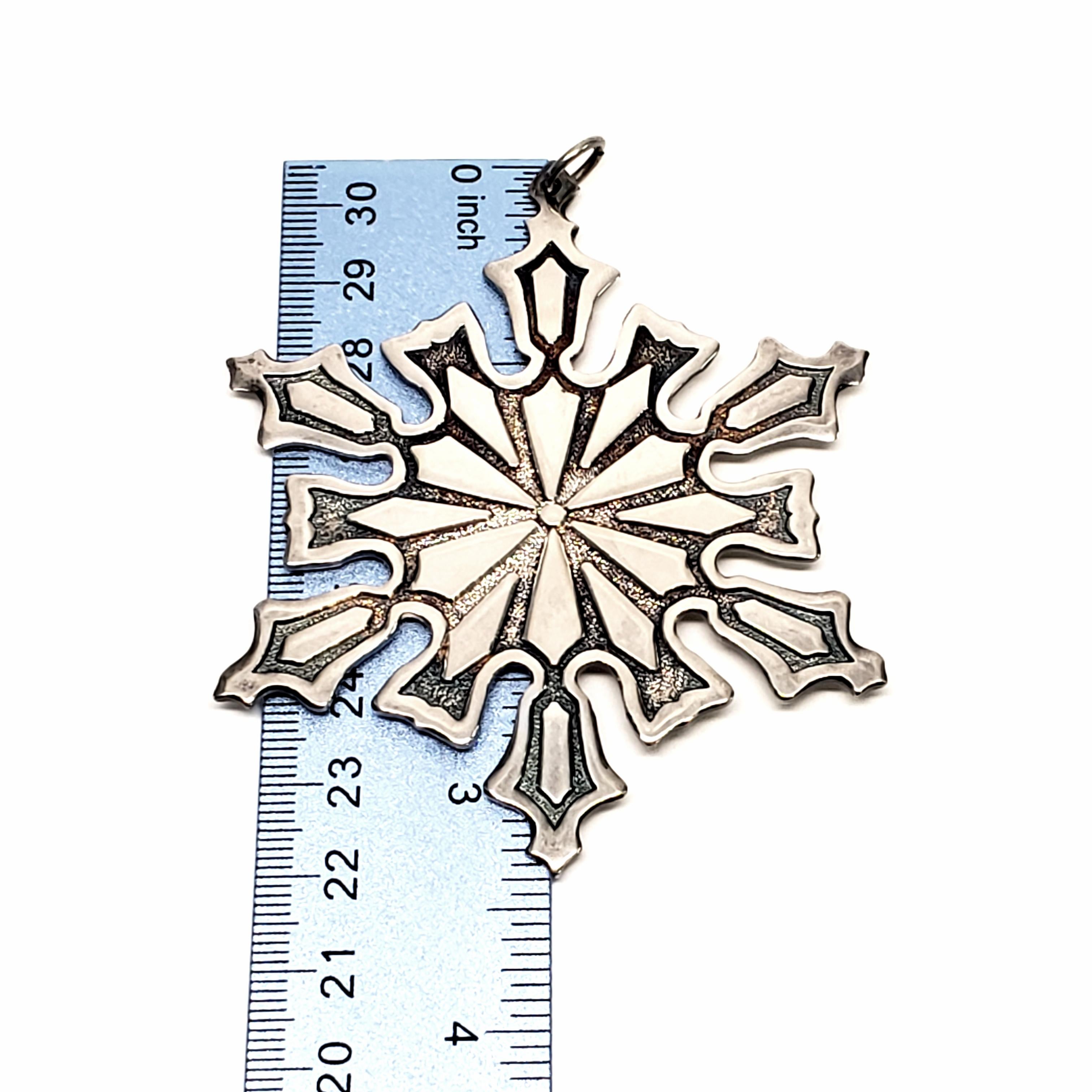 Metropolitan Museum of Art 'MMA' Snowflake Ornament, 1977 In Good Condition In Washington Depot, CT