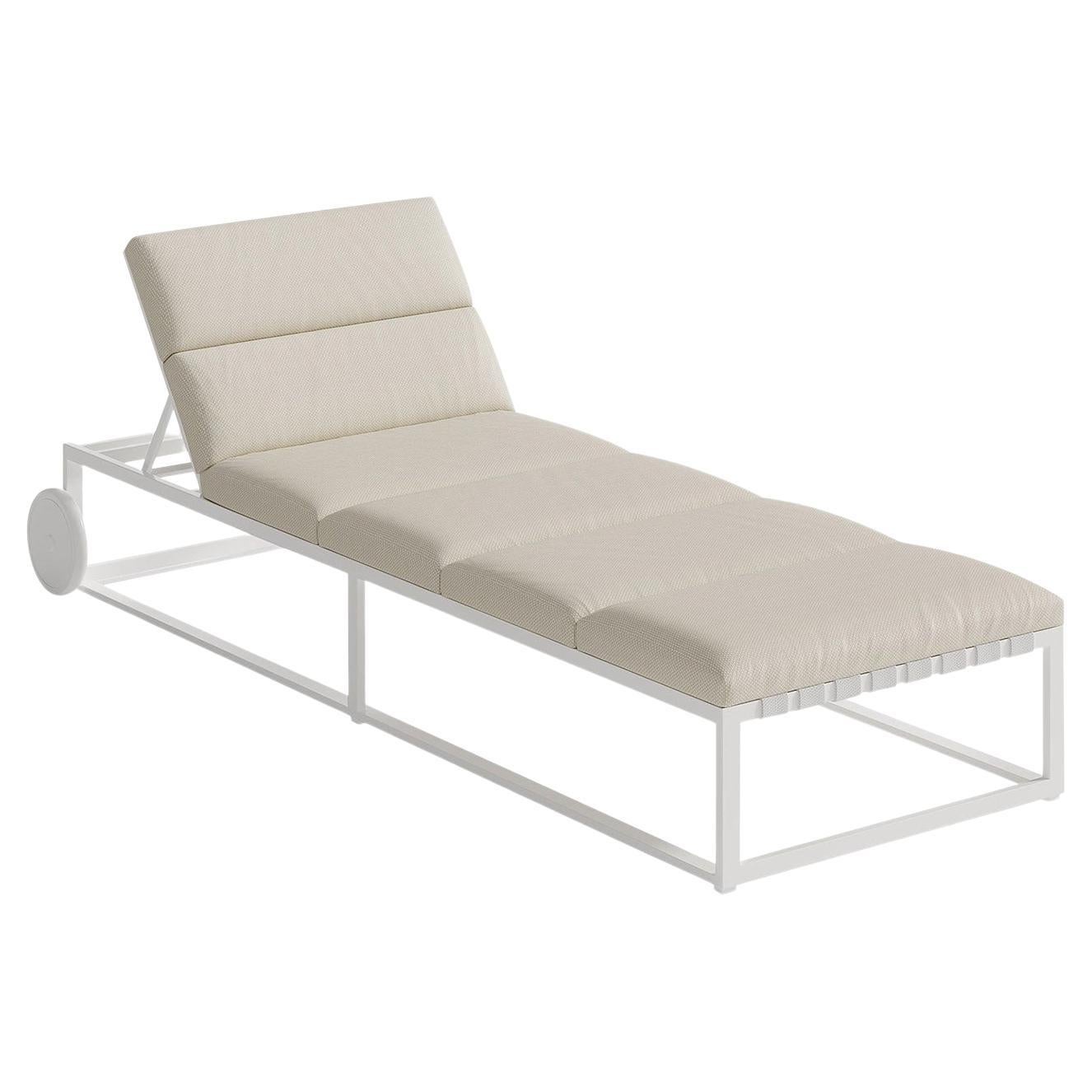 Metropolitan White Sunbed by Carlo Colombo For Sale