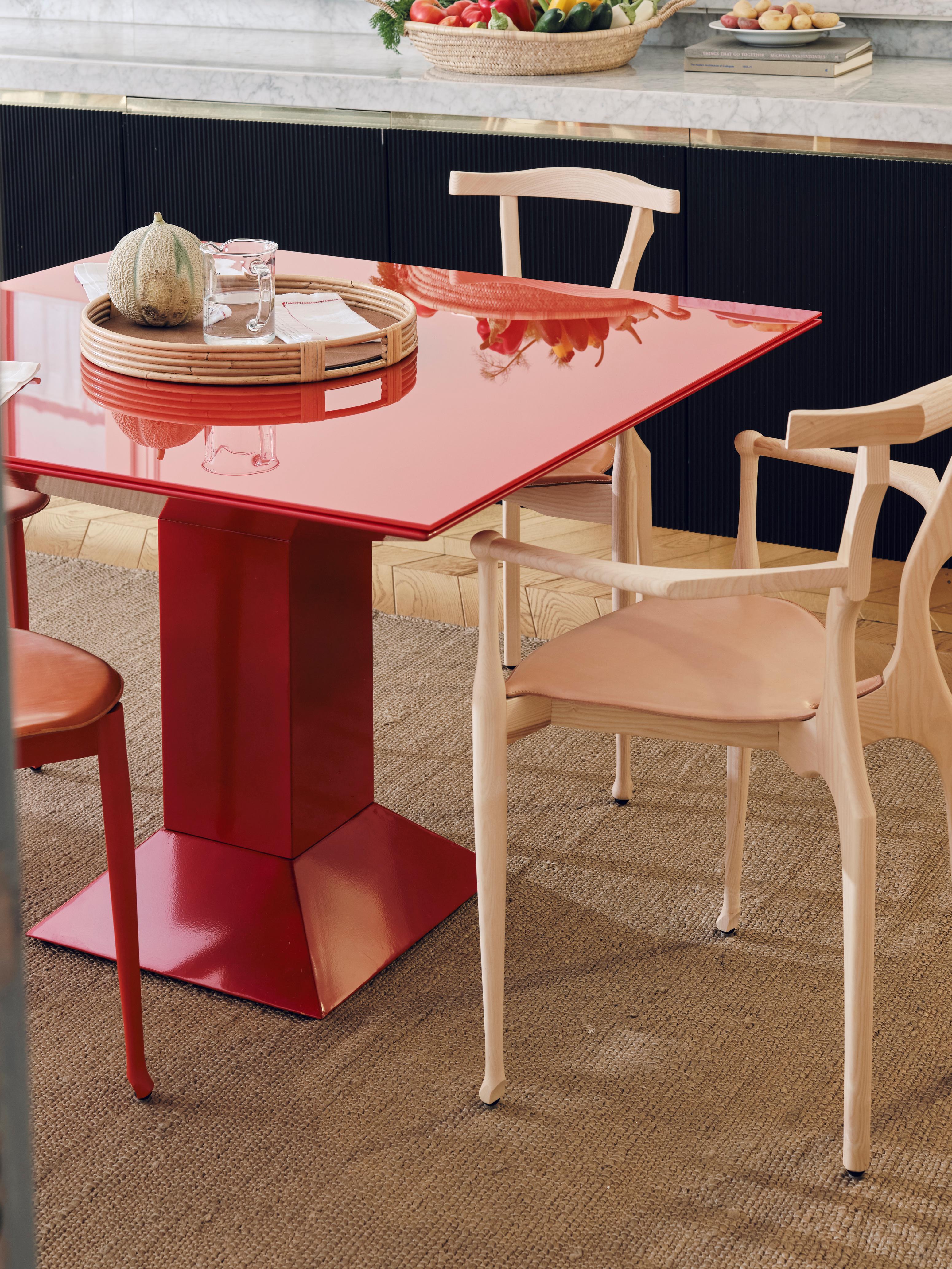 Table Mettsass, par Ettore Sottsass, Verre rouge, 20e siècle en vente 5