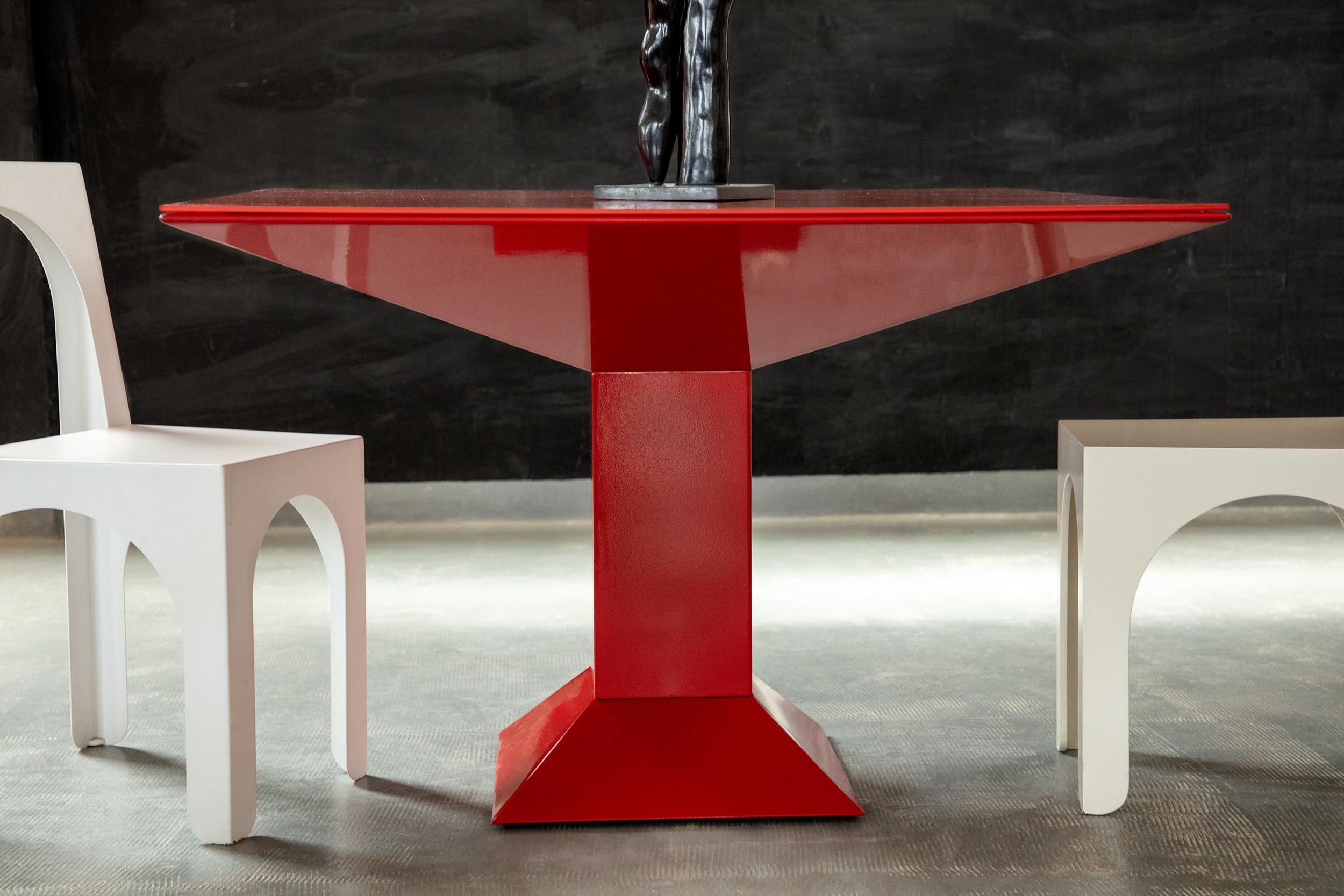 XXIe siècle et contemporain Table Mettsass, par Ettore Sottsass, Verre rouge, 20e siècle en vente