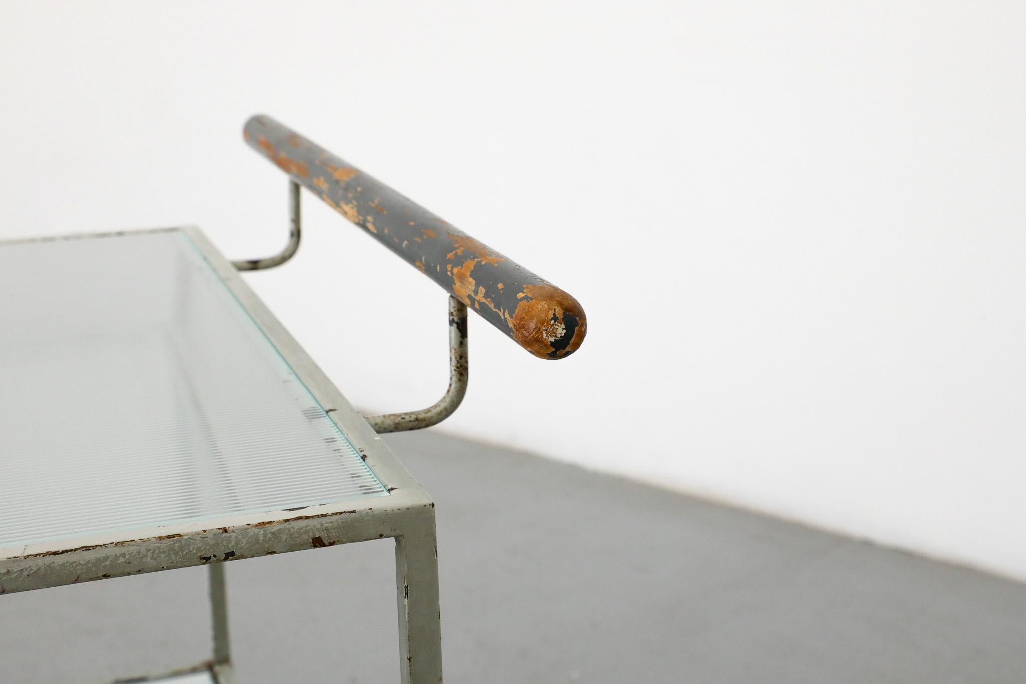 Metz & Co. Chariot de bar en verre et métal gris avec poignée en bois, style Bauhaus en vente 14