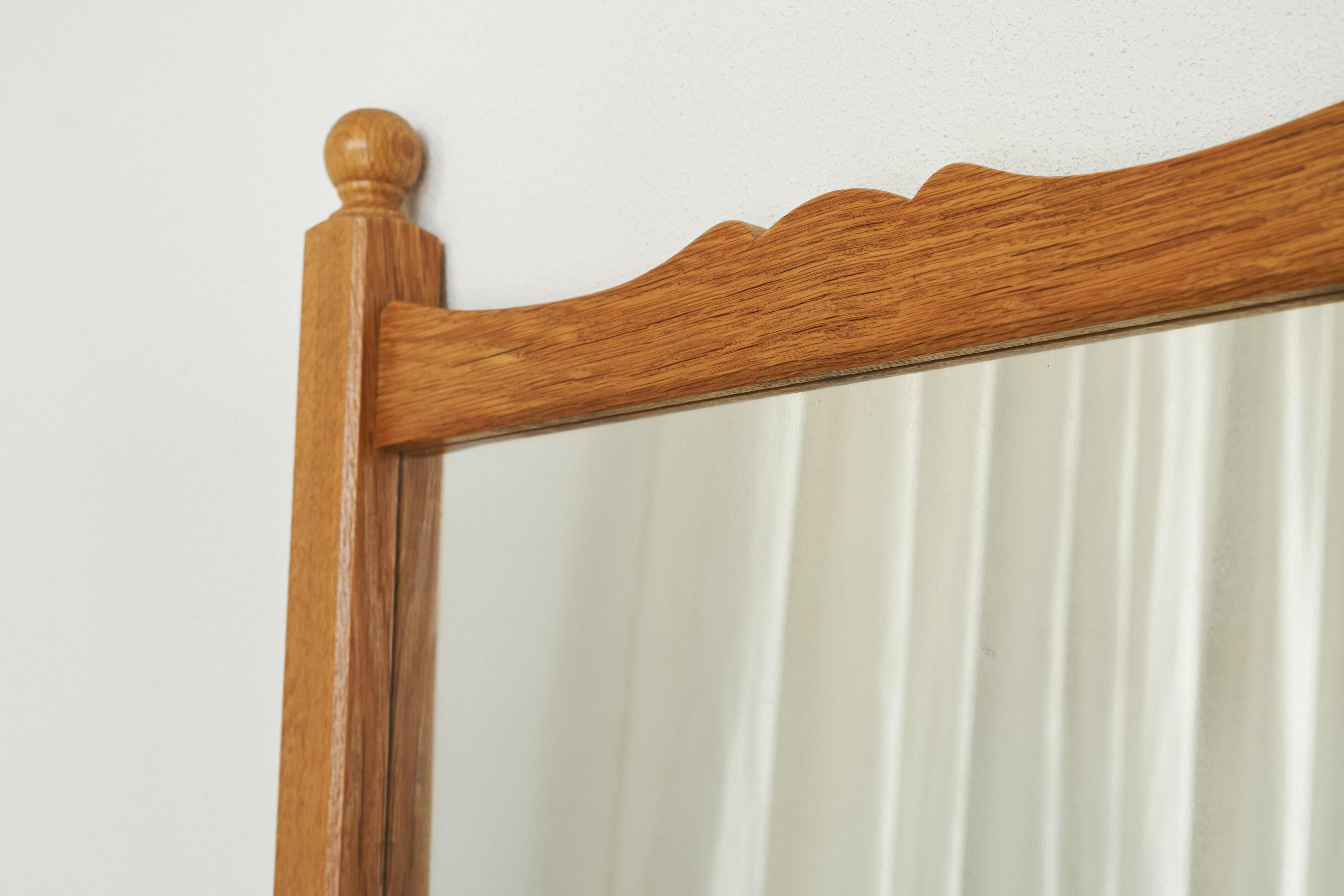 Espejo de pared Meubelfabriek Oisterwijk de roble macizo Años 70 en Bueno estado para la venta en Meer, VAN