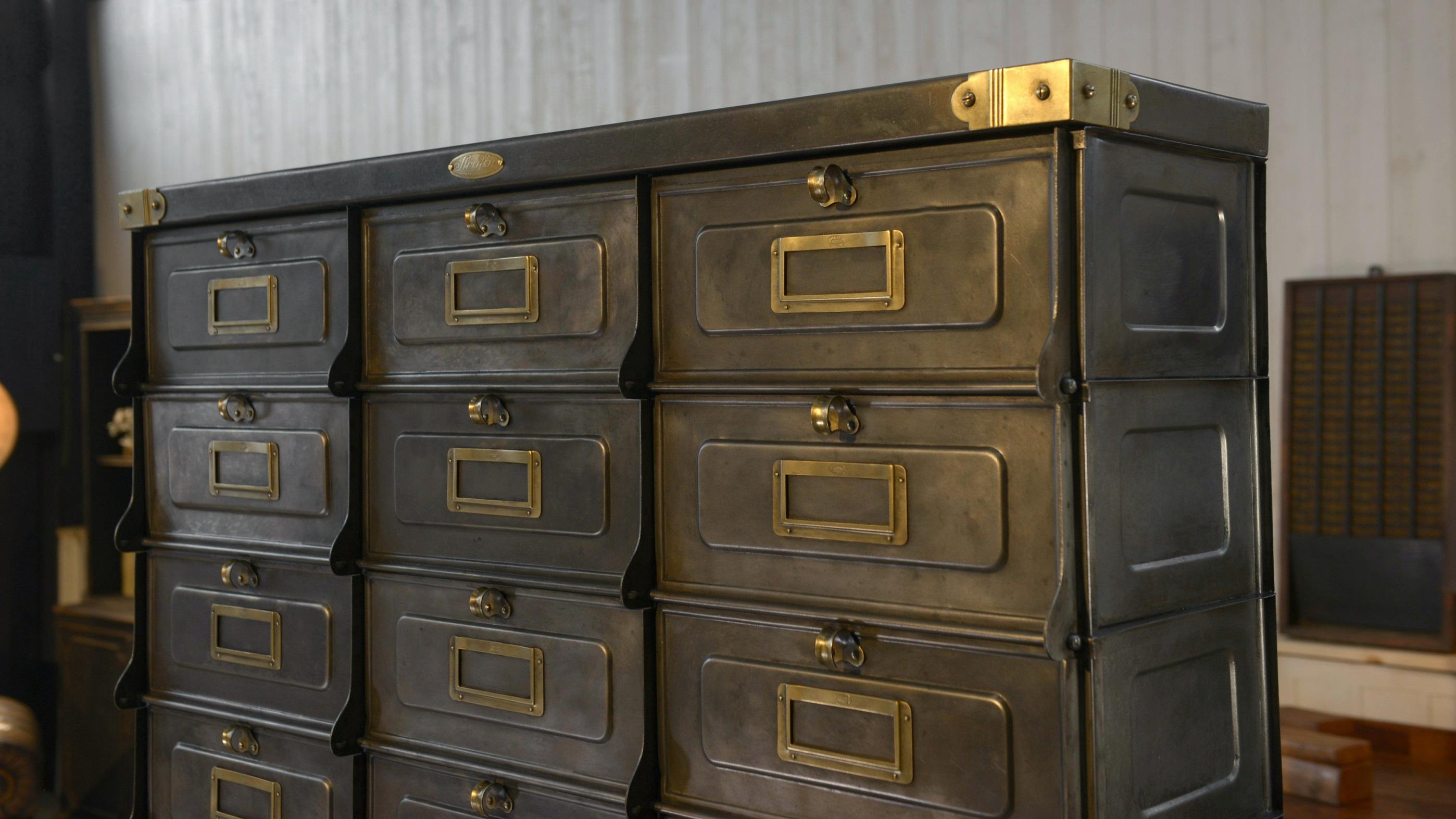 Meuble à clapets STRAFOR travail français vers 1920's im Angebot 4