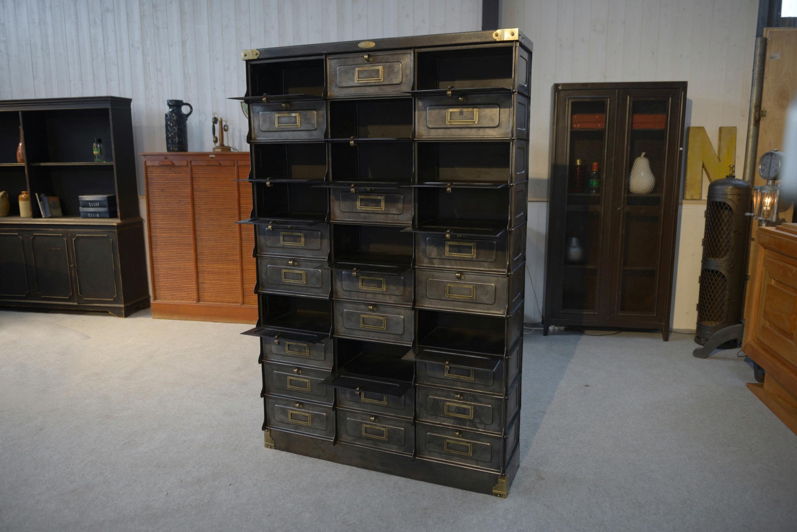 Meuble à clapets STRAFOR travail français vers 1920's im Angebot 8