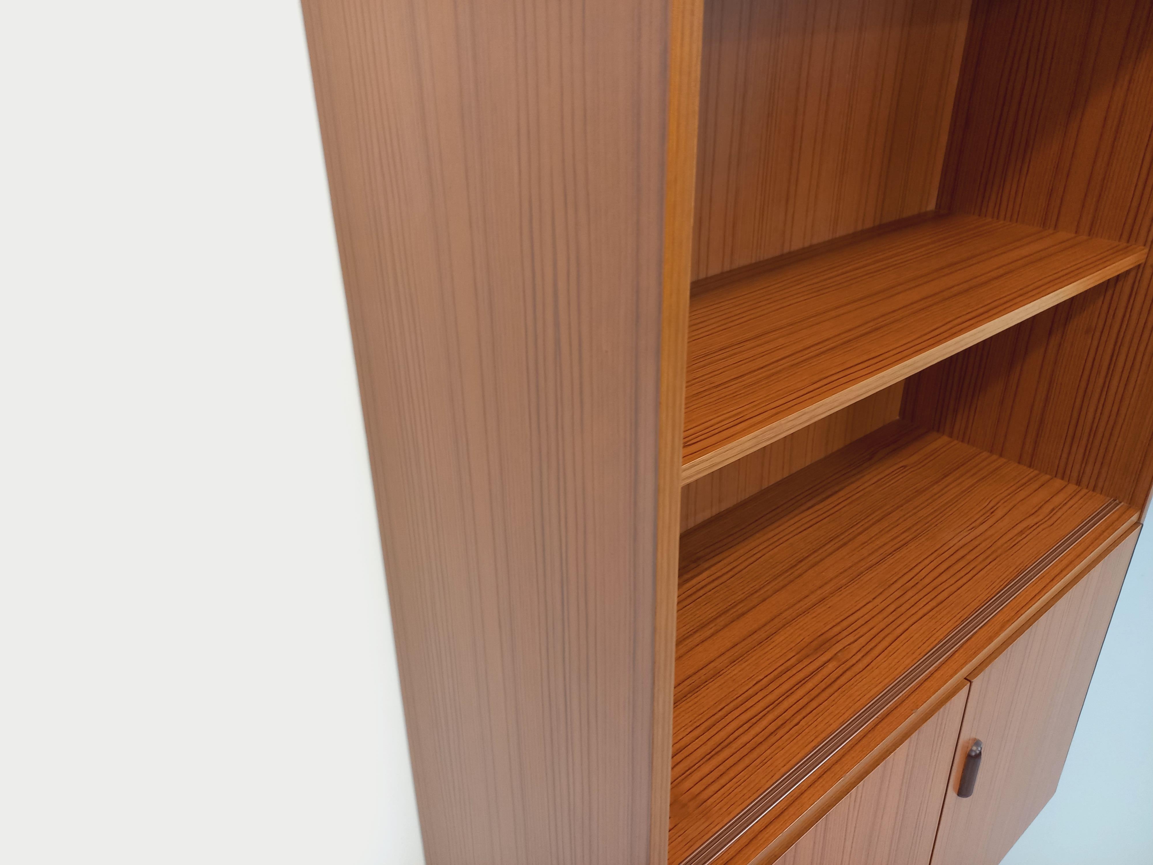 Meuble bibliothèque de rangement vintage style scandinave en mélaminé et teck For Sale 7