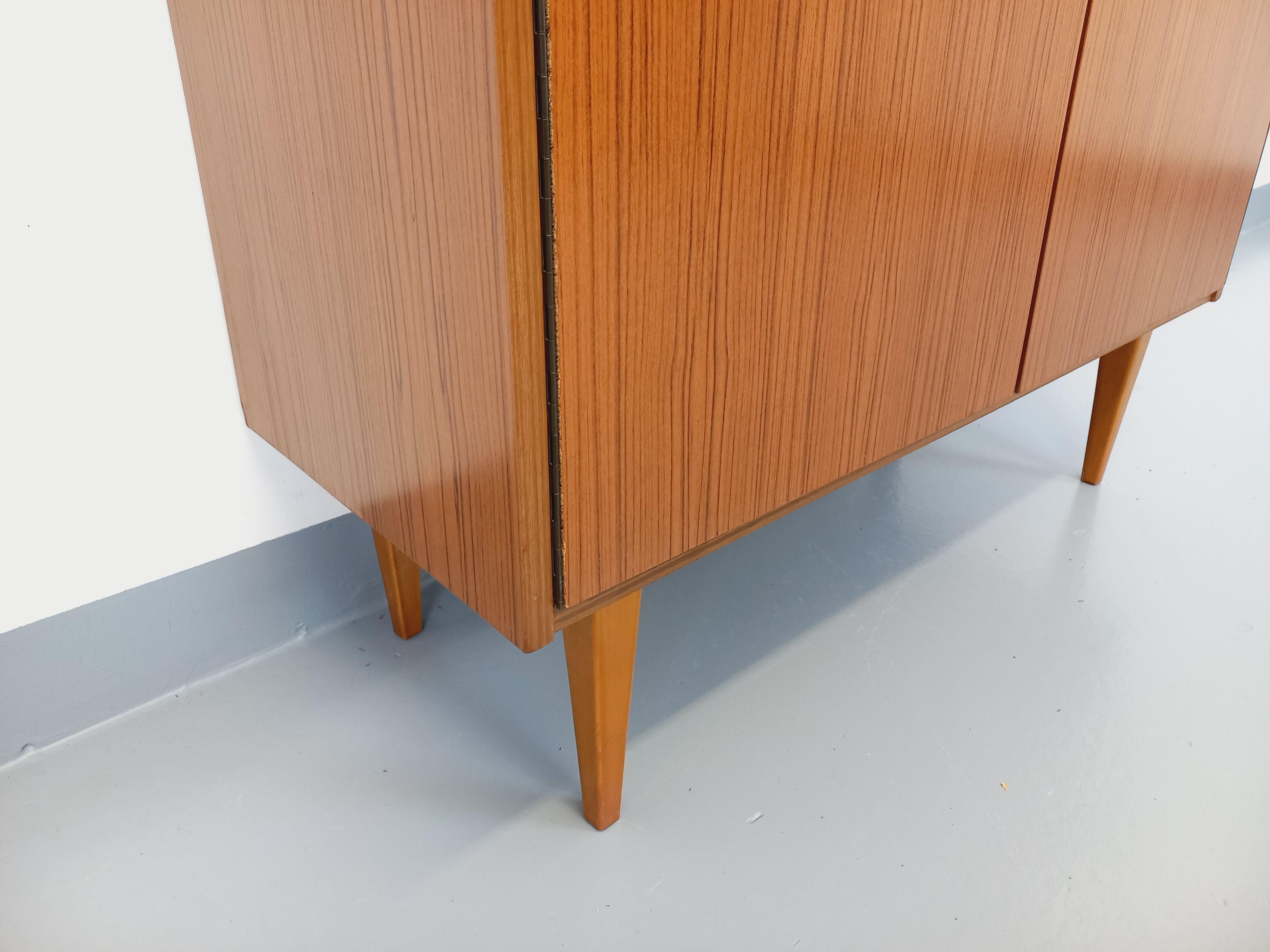 Mid-Century Modern Meuble bibliothèque de rangement vintage style scandinave en mélaminé et teck For Sale