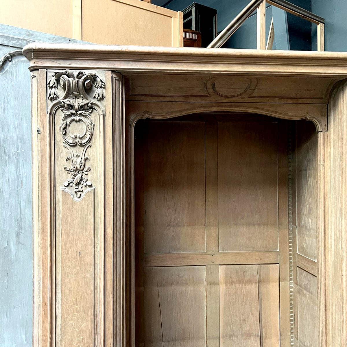 Oak bookcase in the Jansen style in vendita 1
