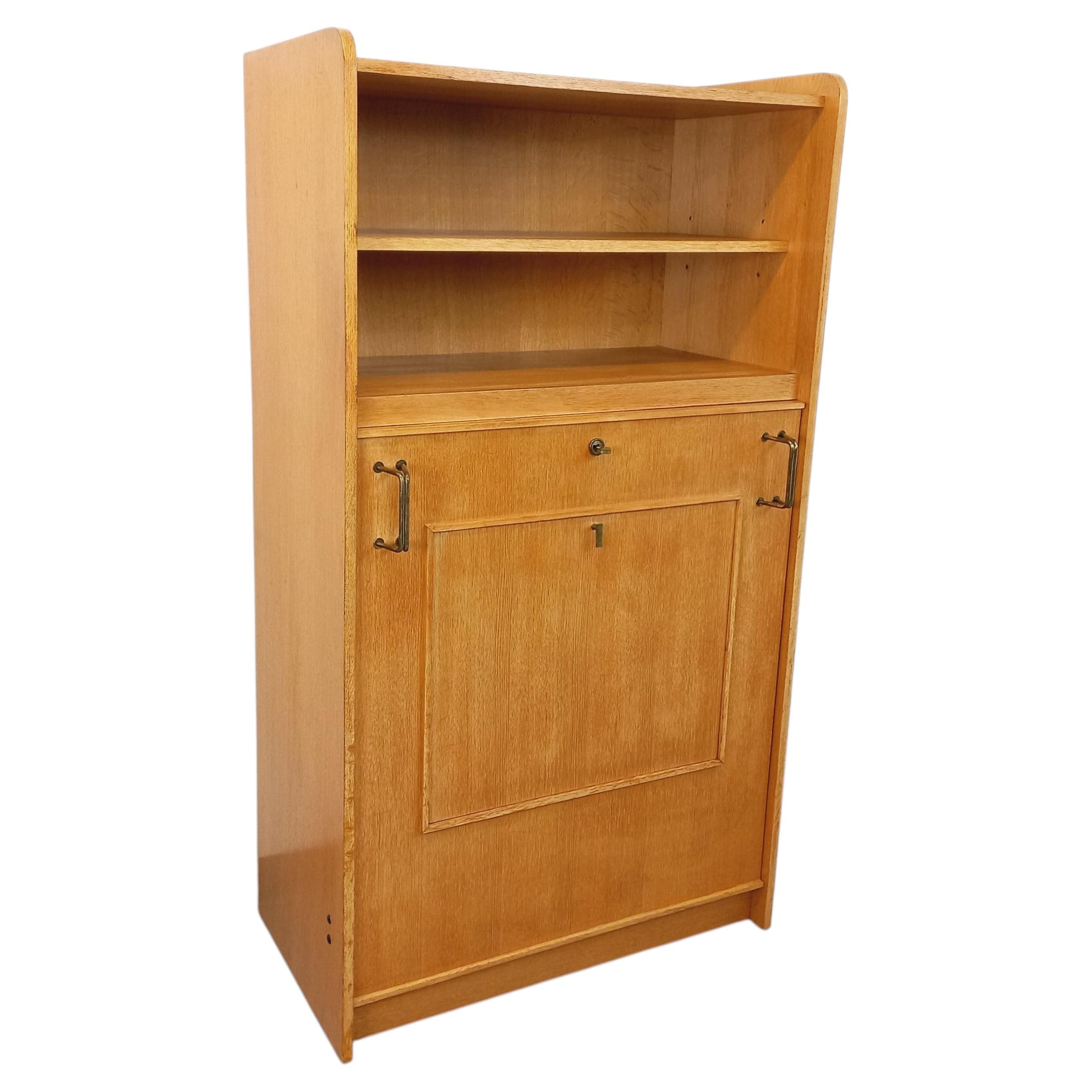 Meuble bibliothèque vintage avec table d’appoint en bois de chêne des années 60 For Sale