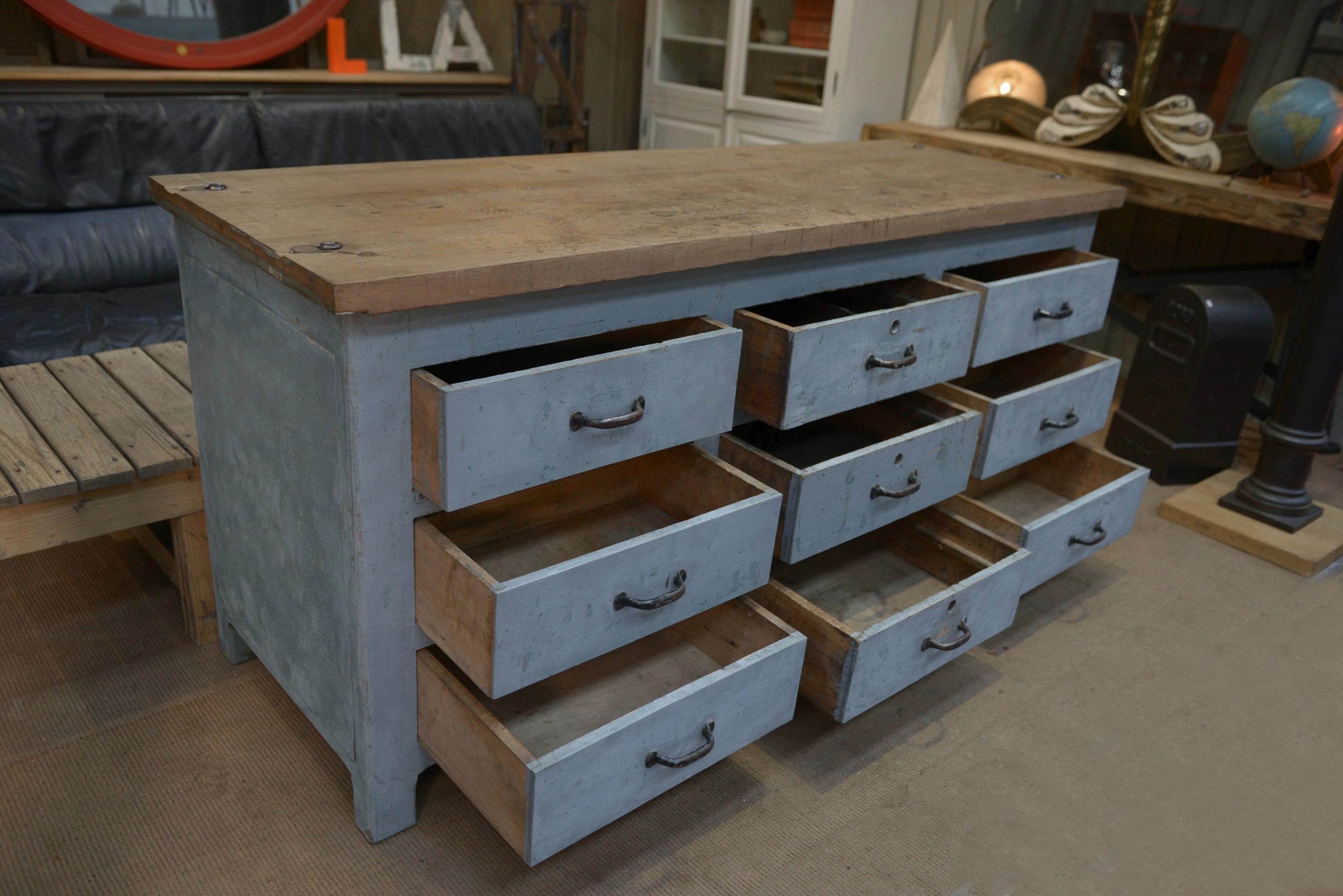 Meuble de métier à 9 tiroirs patiné gris d'origine 1950 en vente 1