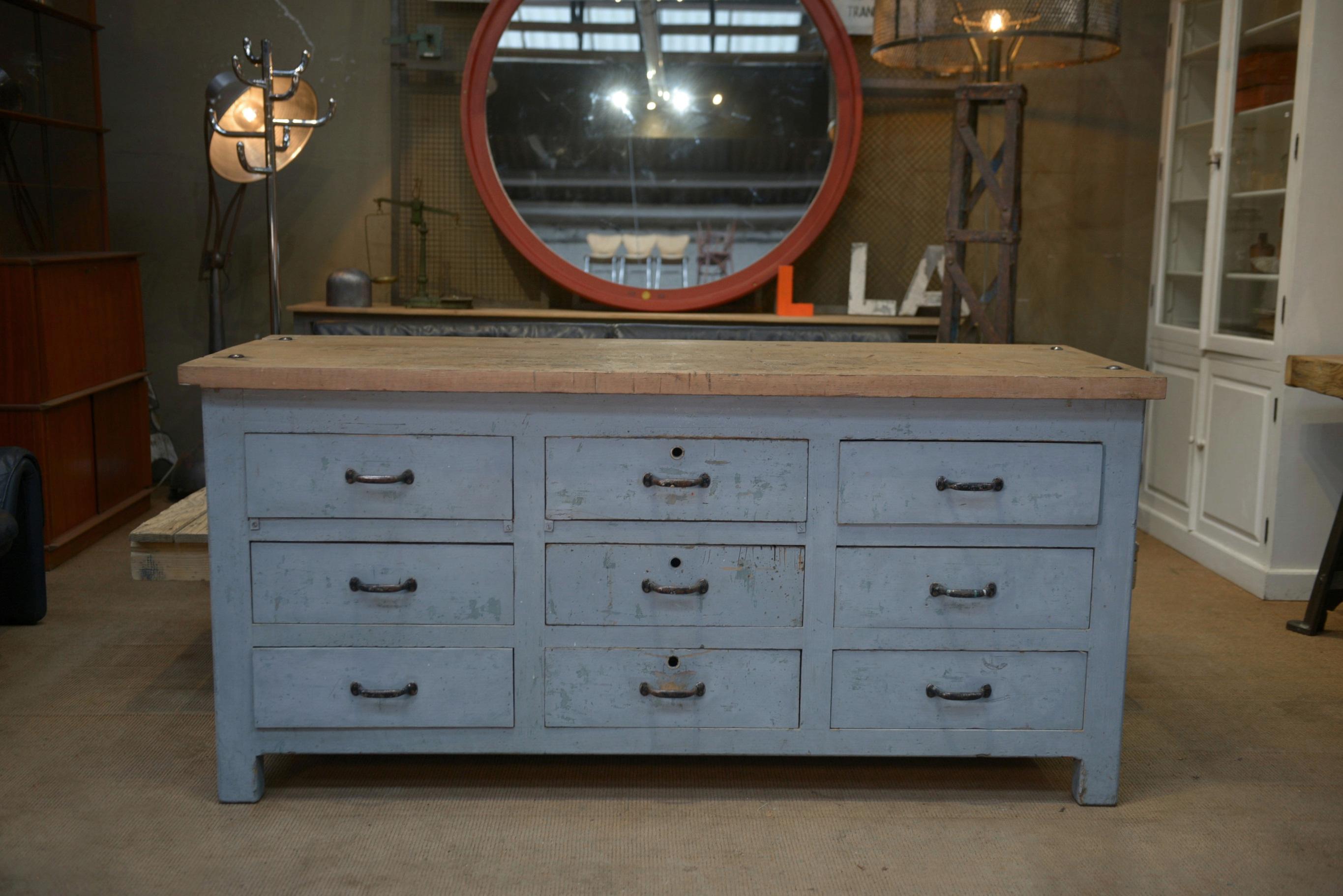 Meuble de métier à 9 tiroirs patiné gris d'origine 1950 en vente 2