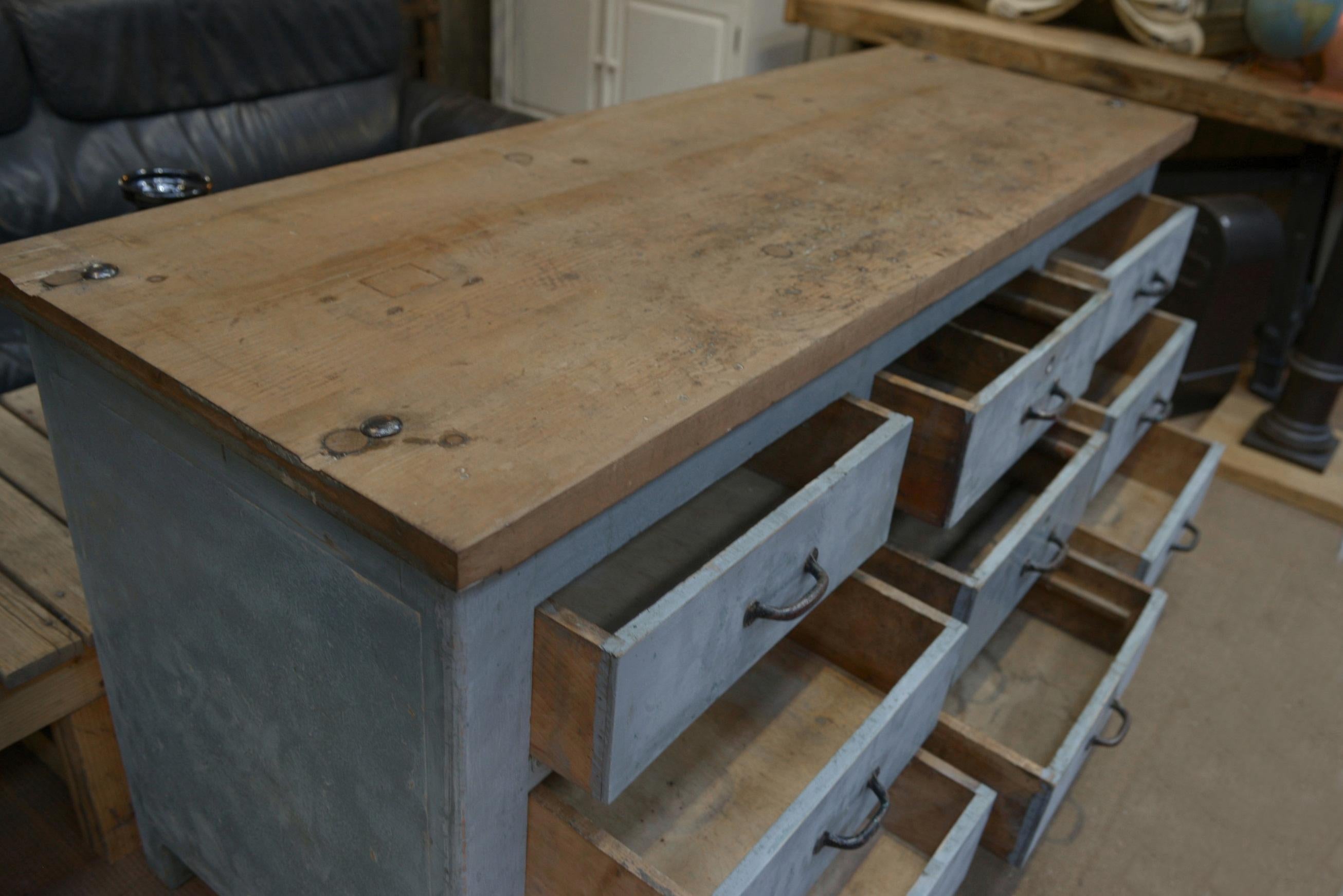 Meuble de métier à 9 tiroirs patiné gris d'origine 1950 en vente 4