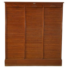 Meuble de notaire en bois à volet de la marque "Au vieux chêne" 1950's