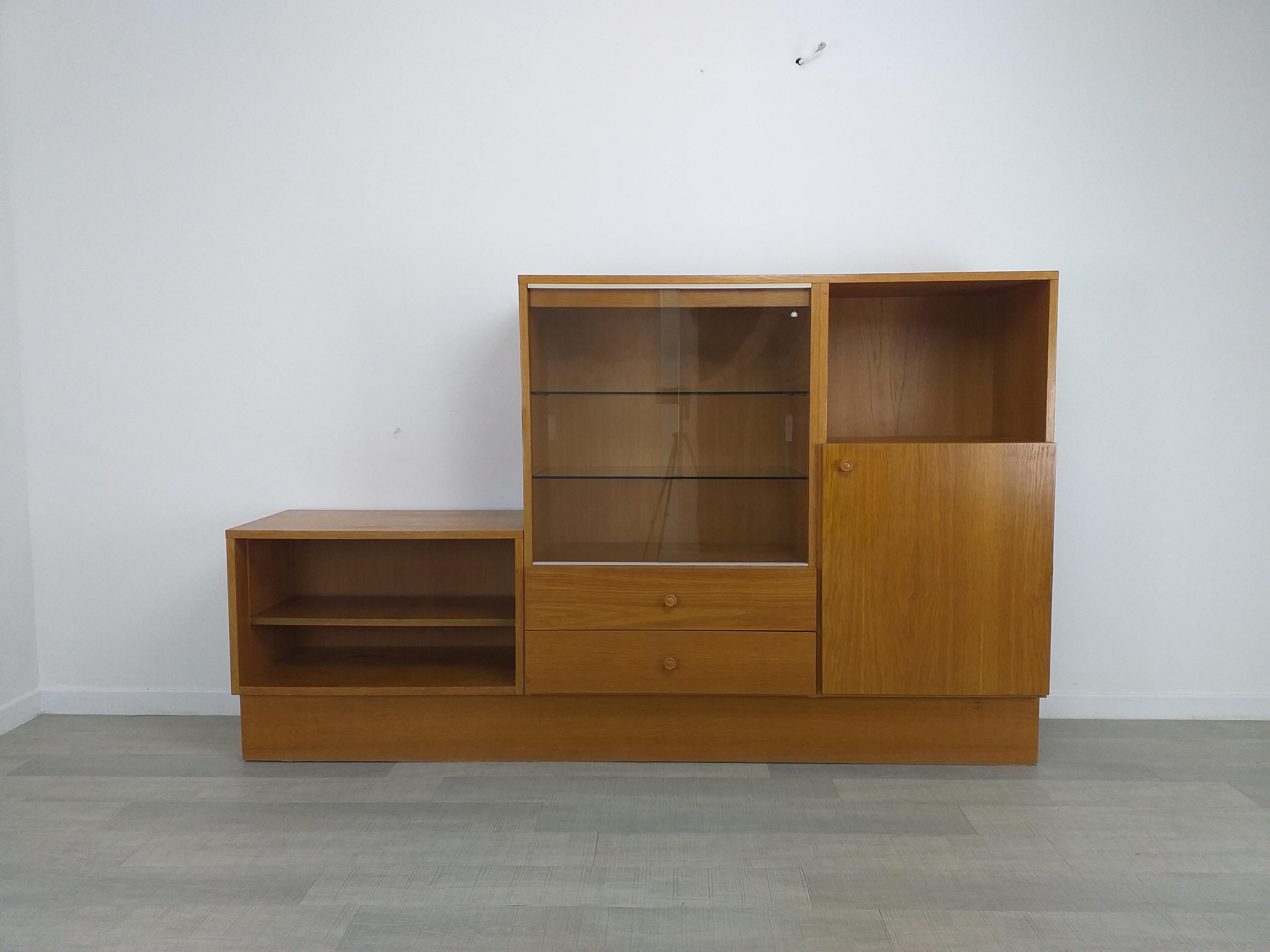 Möbel für die Einrichtung einer Bücherei aus Holz  im Zustand „Starke Gebrauchsspuren“ im Angebot in SAINT-CLÉMENT-DE-RIVIÈRE, FR