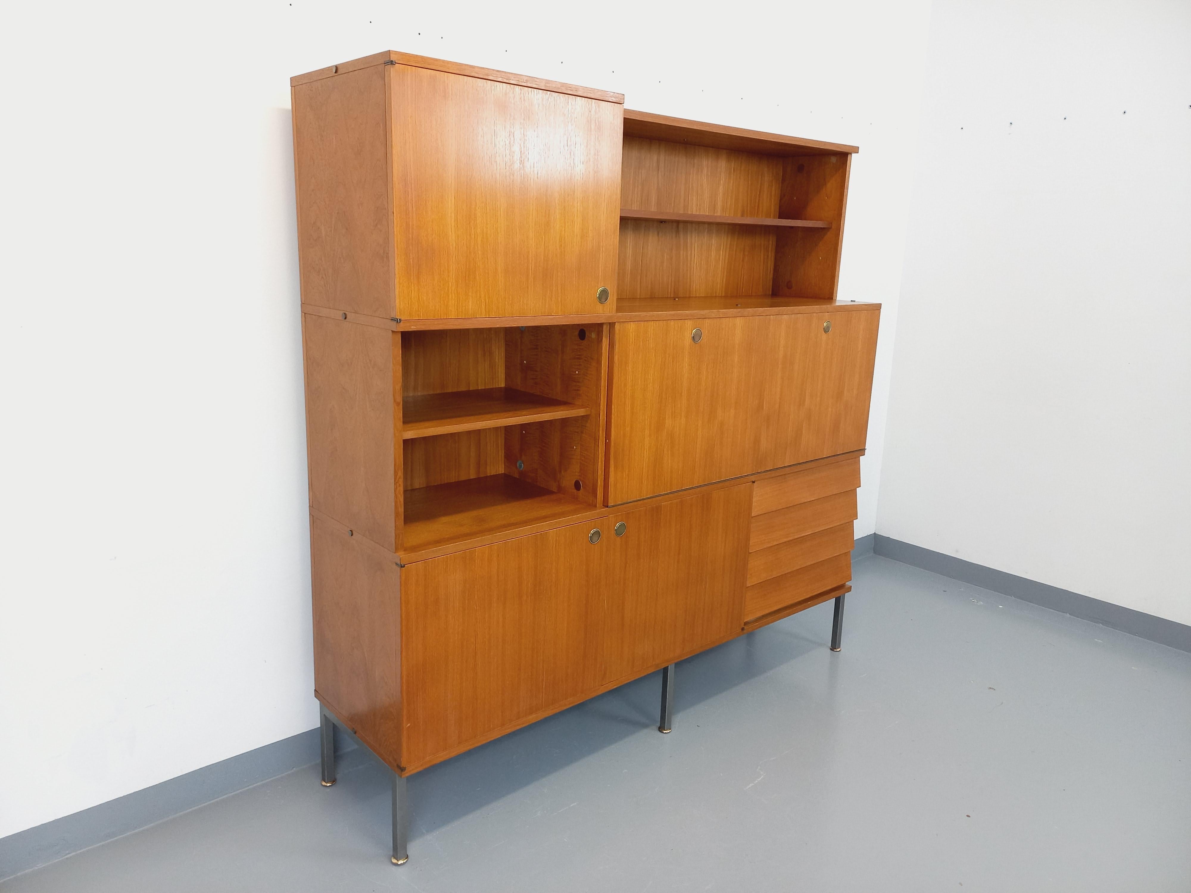 Meuble de rangement bibliothèque secrétaire vintage de Louis Paolozzi en teck in vendita 4