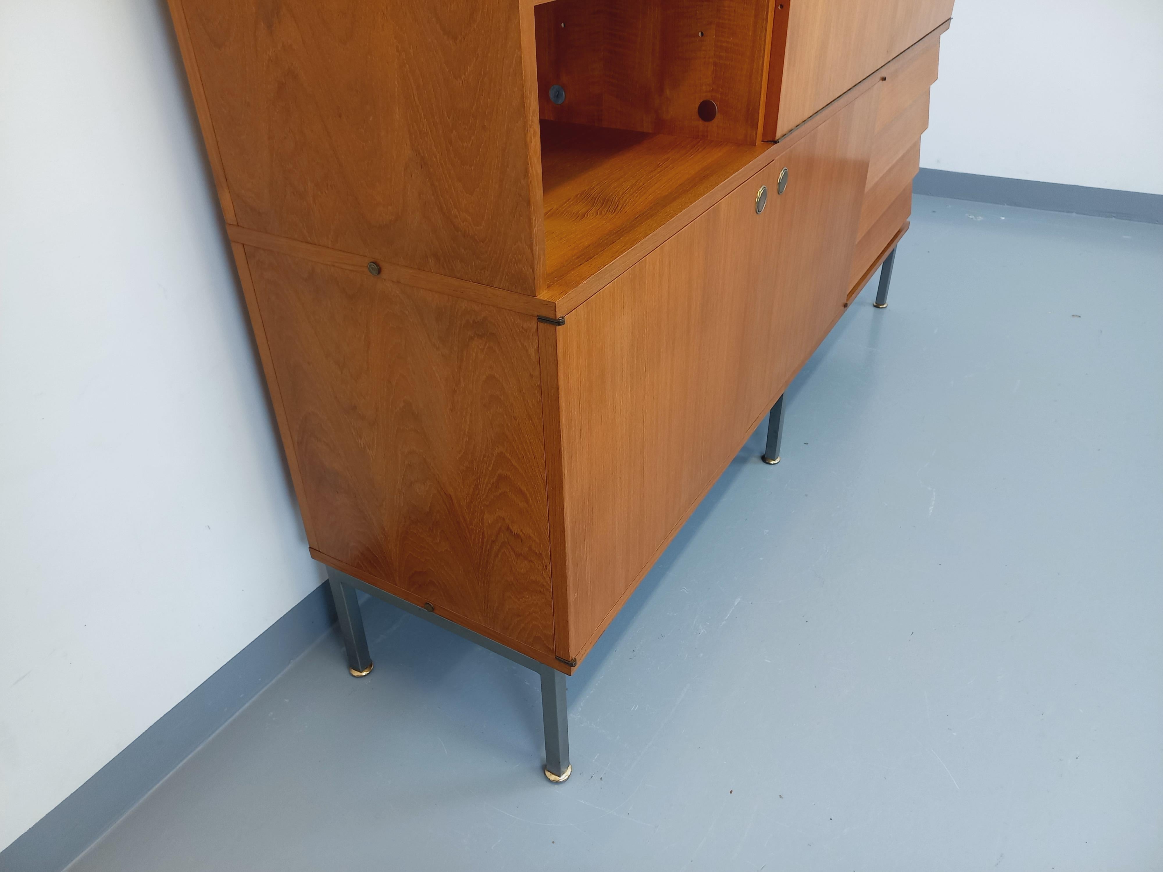 Scandinavo moderno Meuble de rangement bibliothèque secrétaire vintage de Louis Paolozzi en teck in vendita