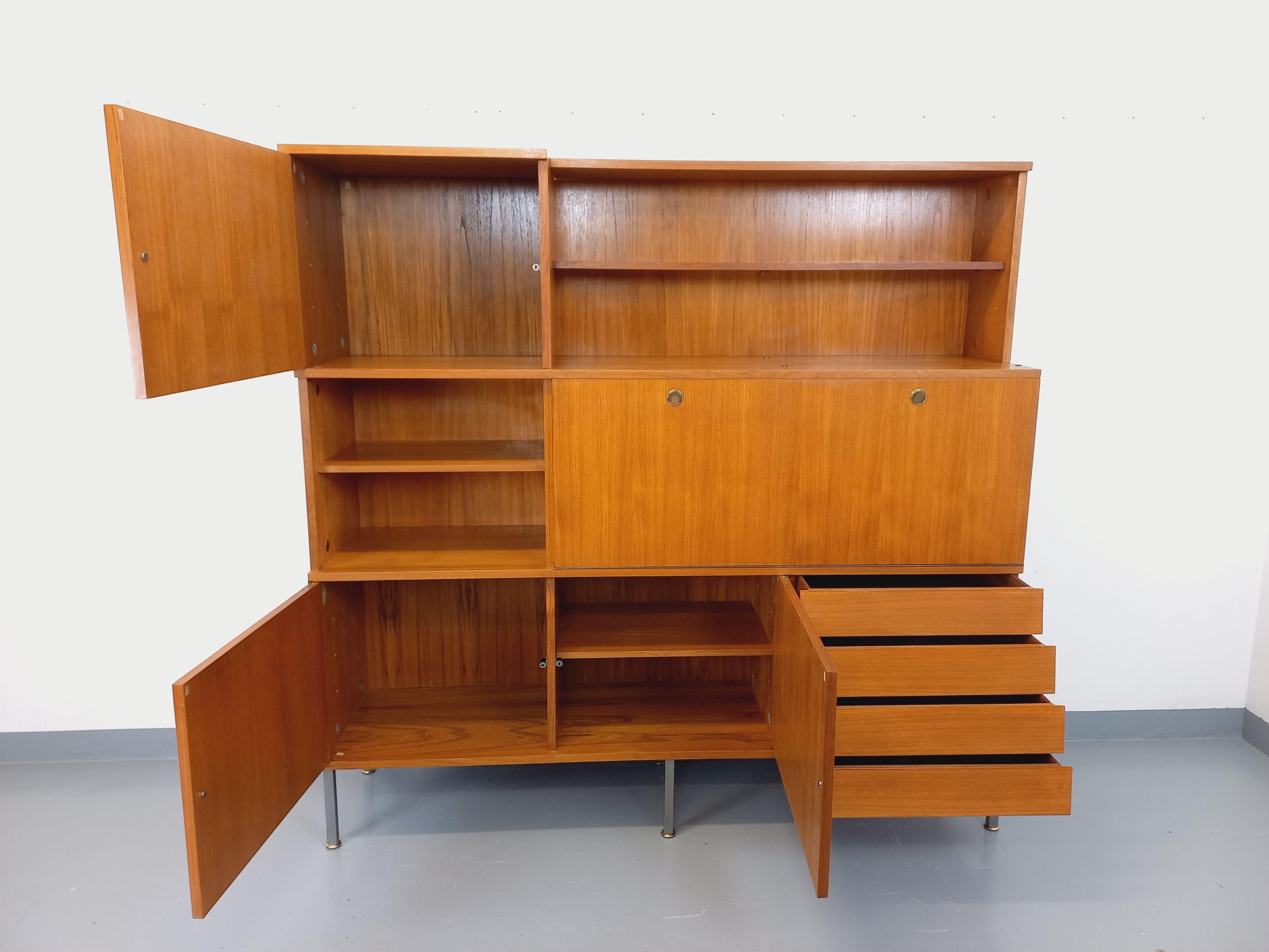 Teak Meuble de rangement bibliothèque secrétaire vintage de Louis Paolozzi en teck in vendita