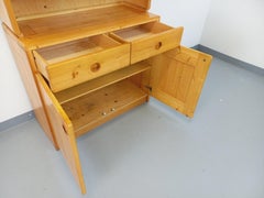 Meuble de rangement Charlotte Perriand Les Arcs vintage en pin des années 60 70