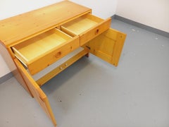 Meuble de rangement Charlotte Perriand Les Arcs vintage en pin des années 60 70