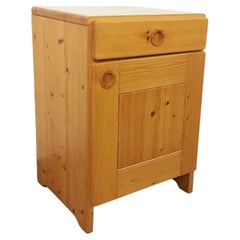 Meuble de rangement Charlotte Perriand Les Arcs vintage en pin des années 60 70