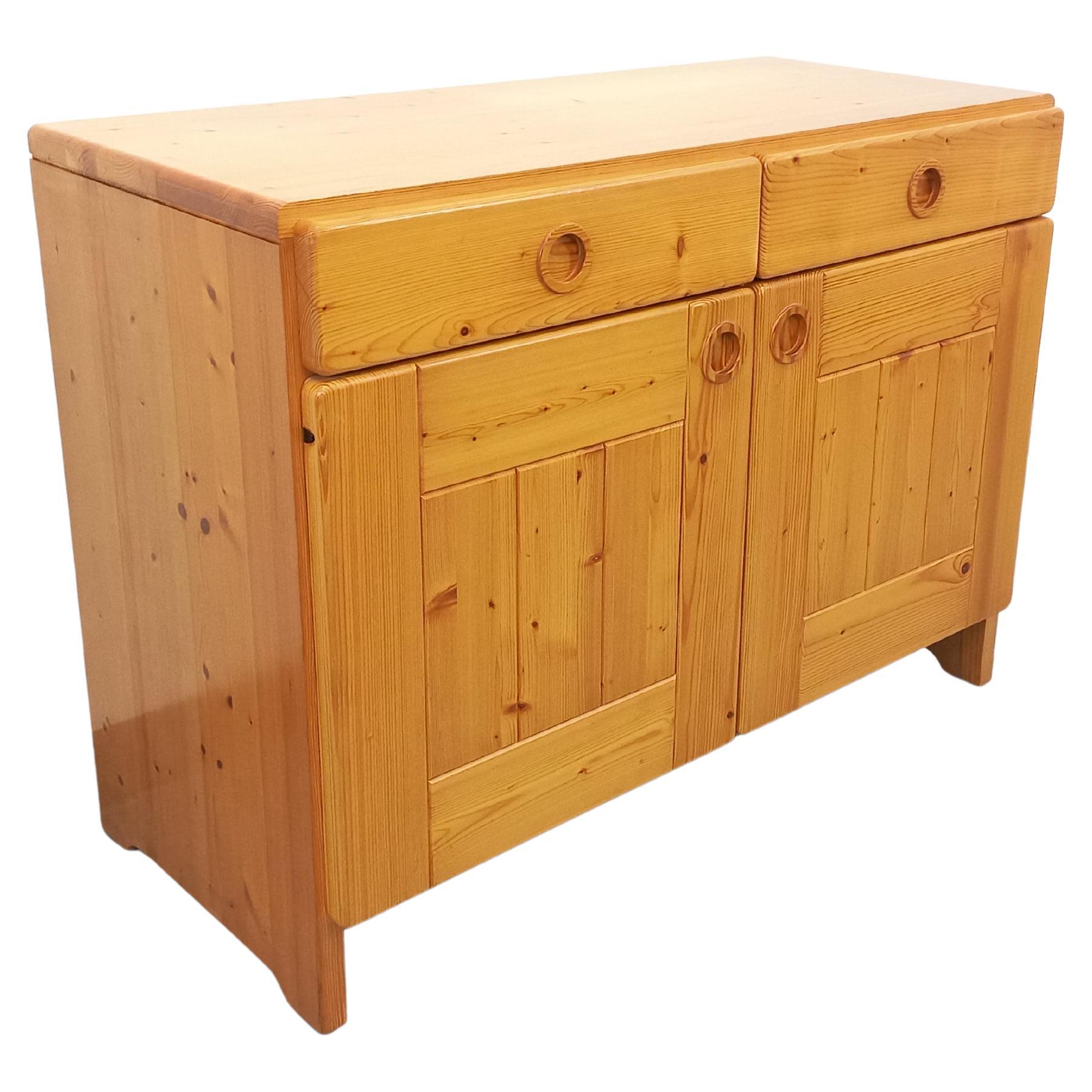 Meuble de rangement Charlotte Perriand Les Arcs vintage en pin des années 60 70 For Sale