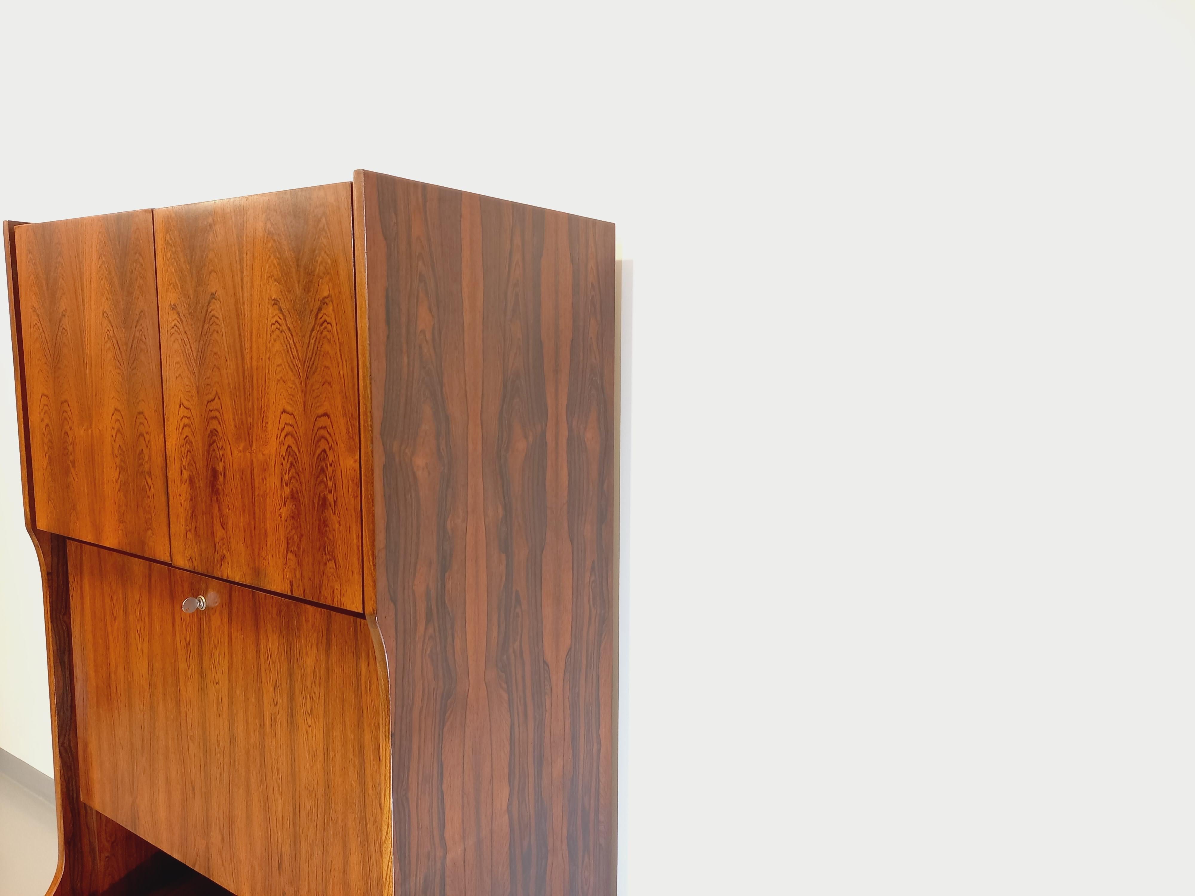 Scandinavo Meuble de rangement haut vintage en palissandre années 60 in vendita