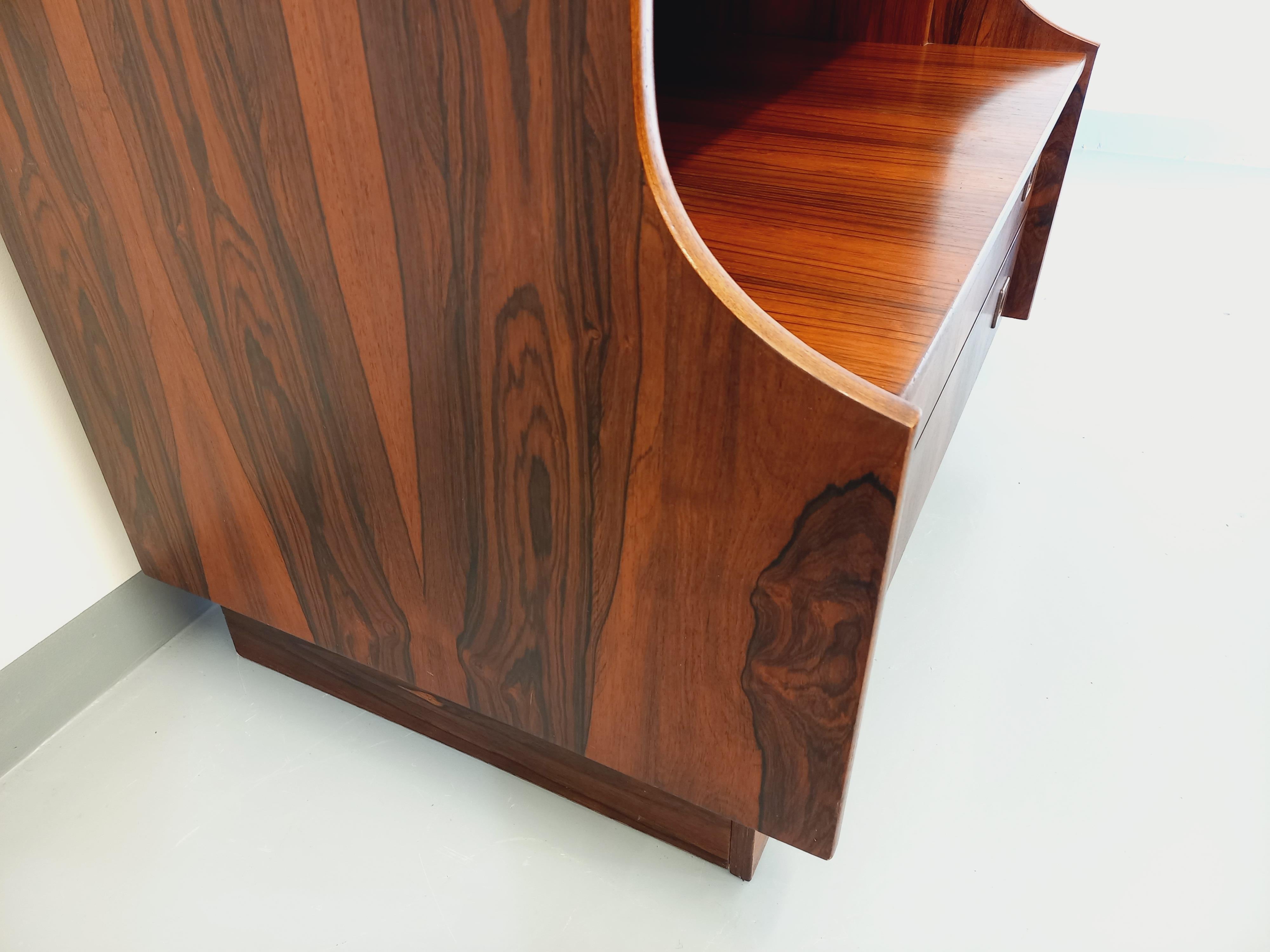 Metà XX secolo Meuble de rangement haut vintage en palissandre années 60 in vendita