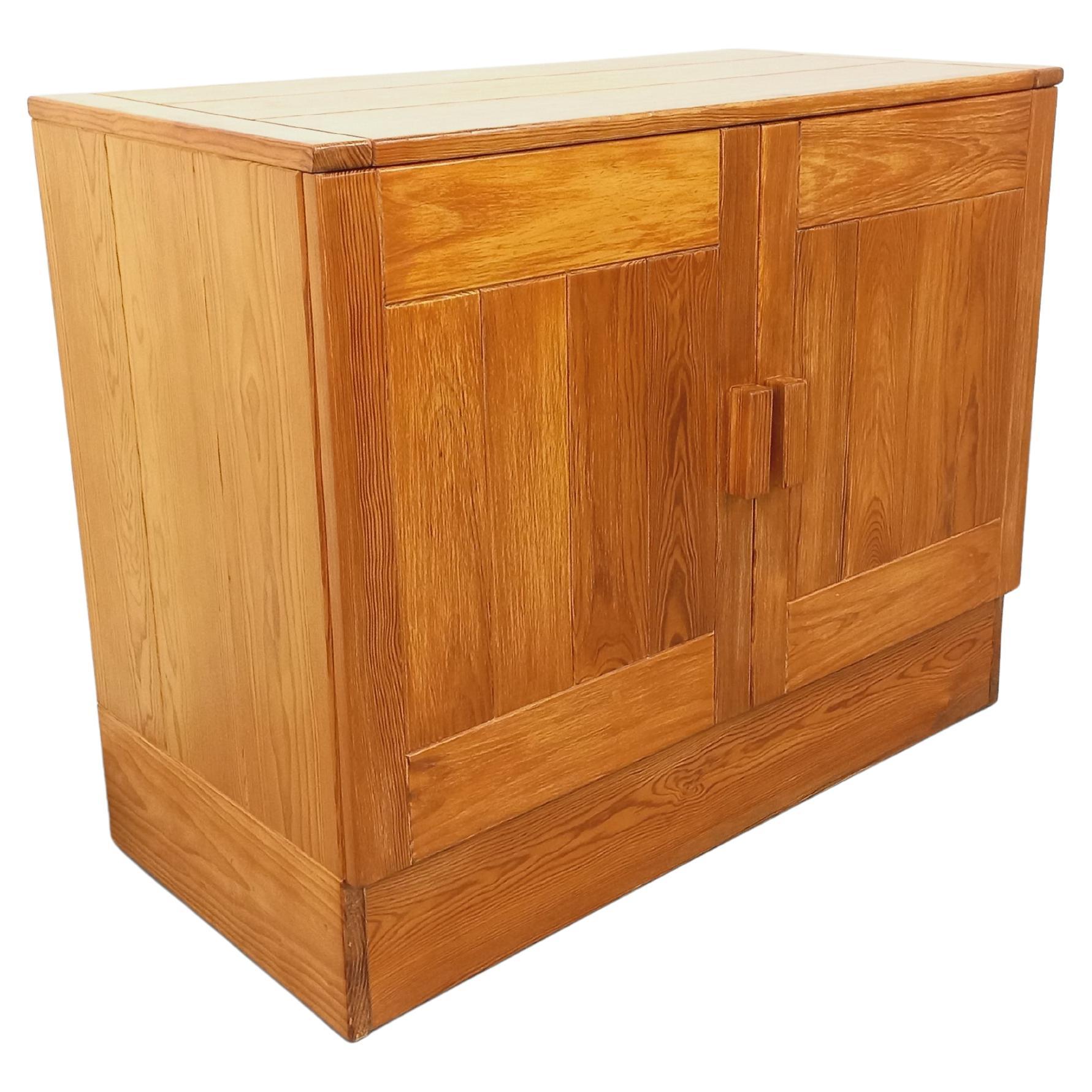 Meuble de rangement style Charlotte Perriand Les Arcs vintage en pin années 70