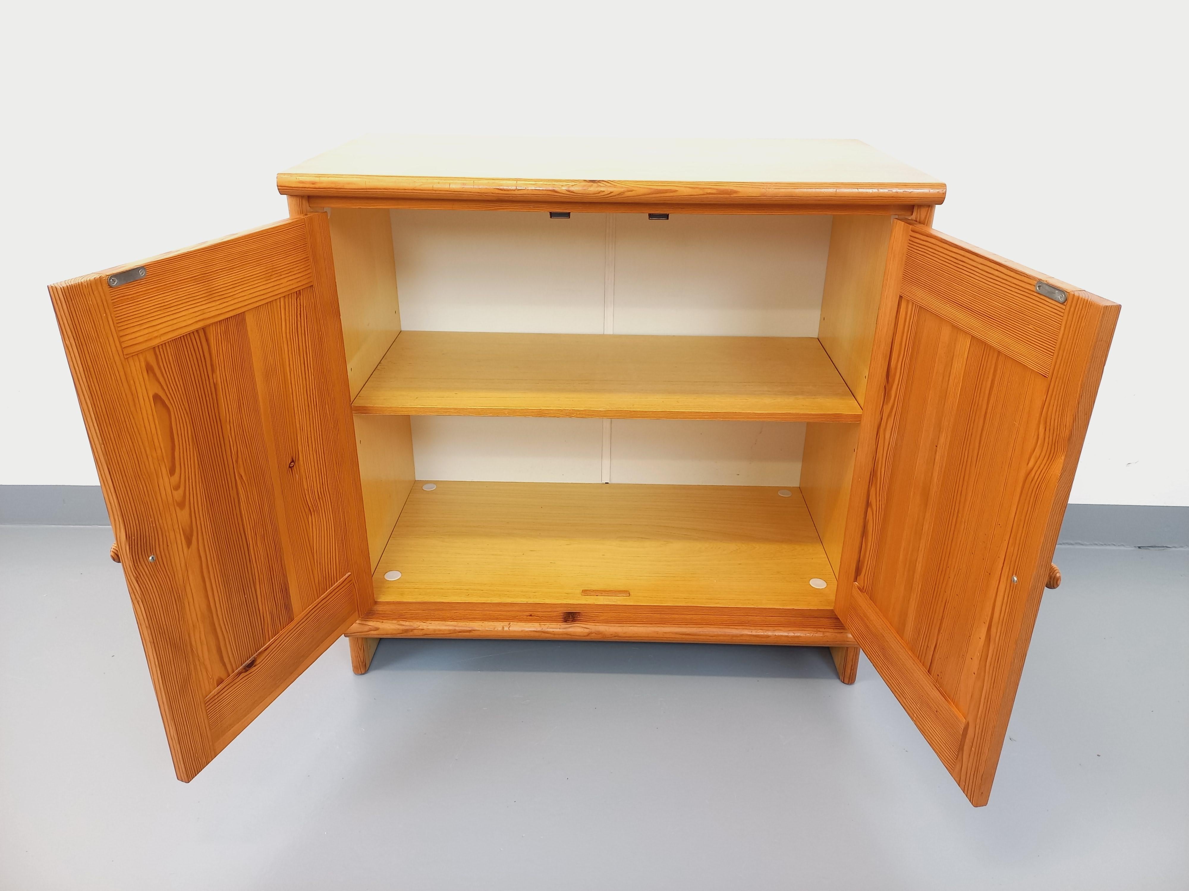 Fin du 20e siècle Meuble de rangement vintage en pin des années 60 70 en vente