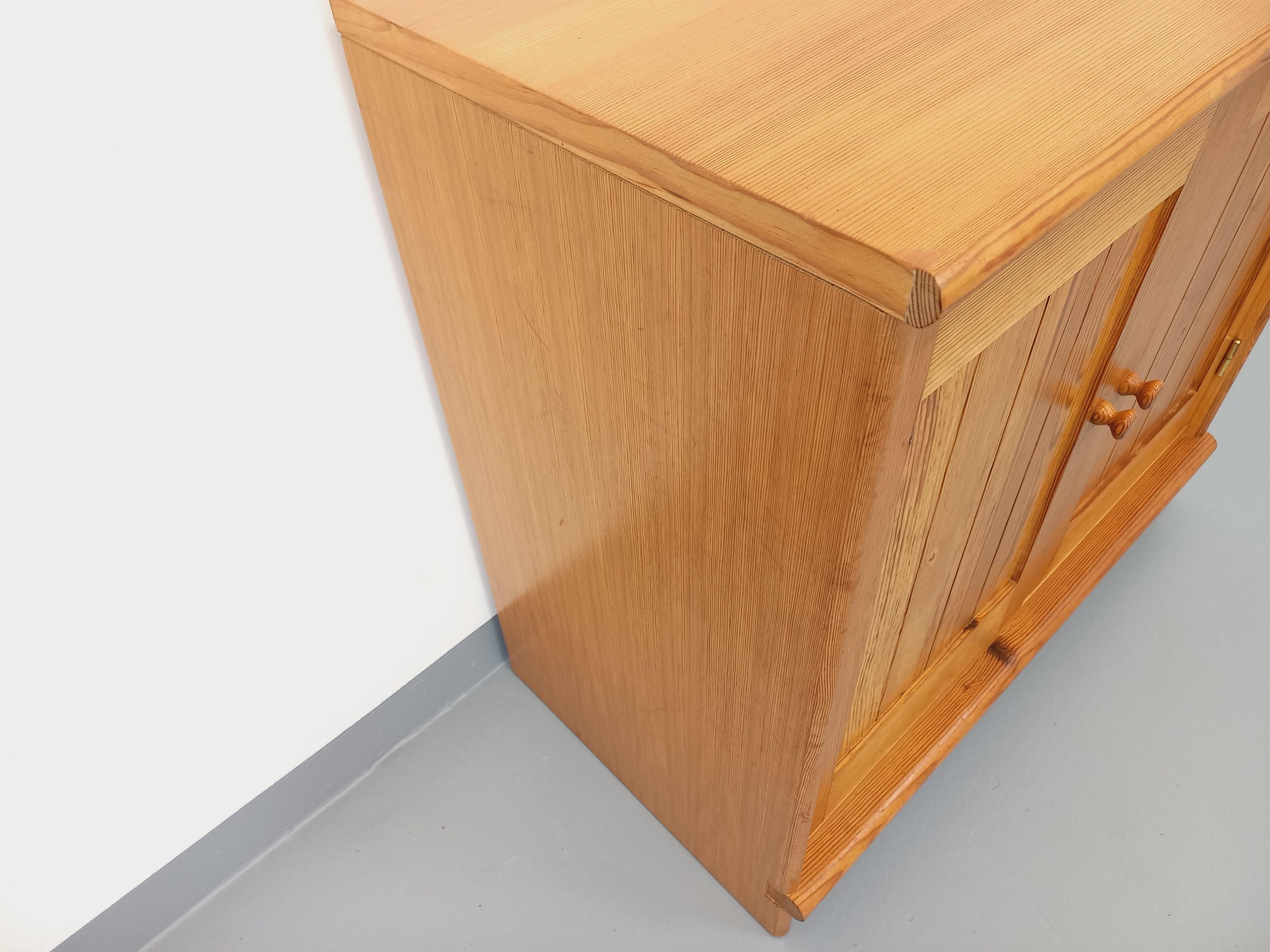 Meuble de rangement vintage en pin des années 60 70 en vente 1