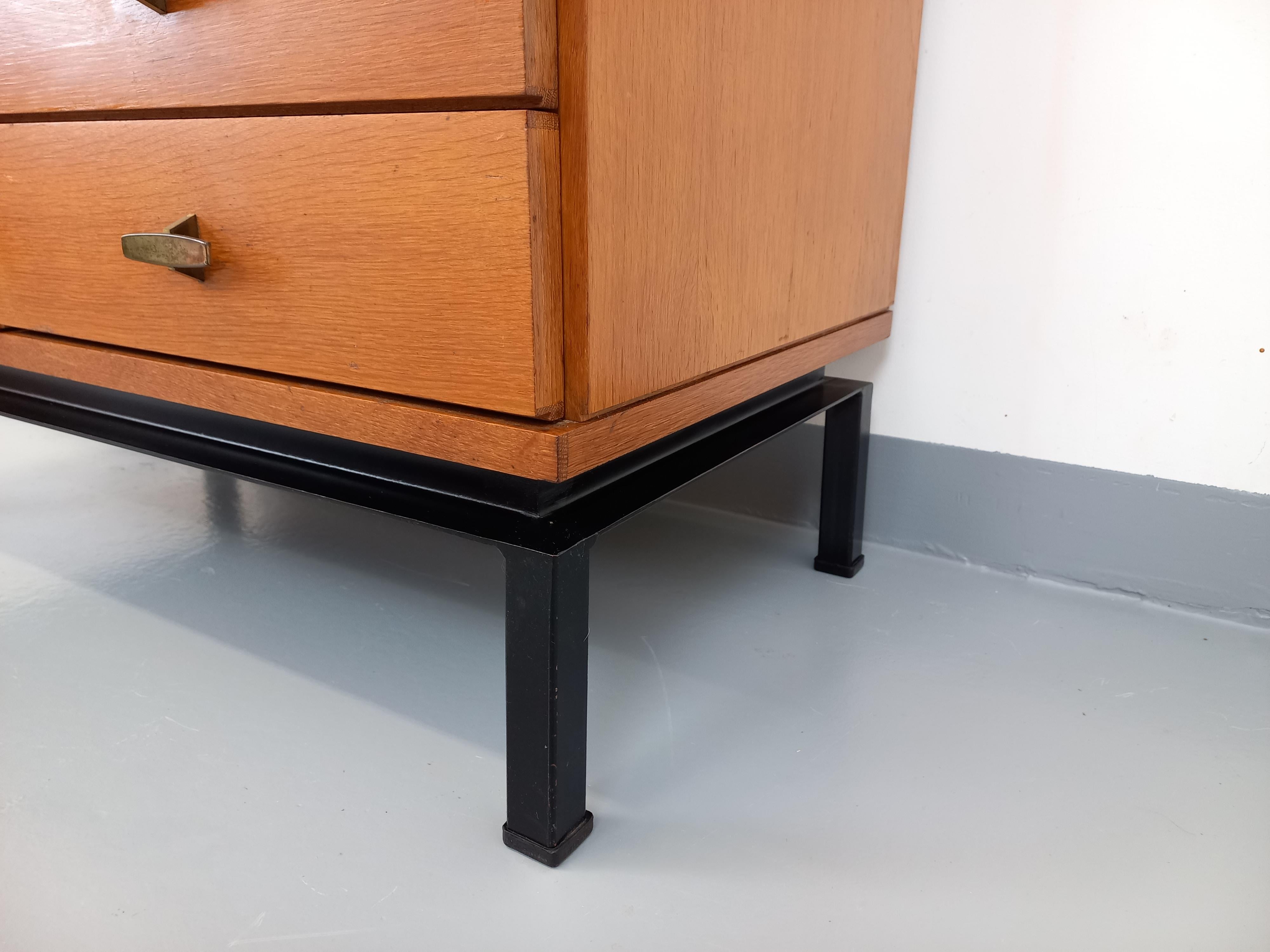Meuble de rangement vintage style moderniste par Marcel Gascoin pour Alveole en vente 5