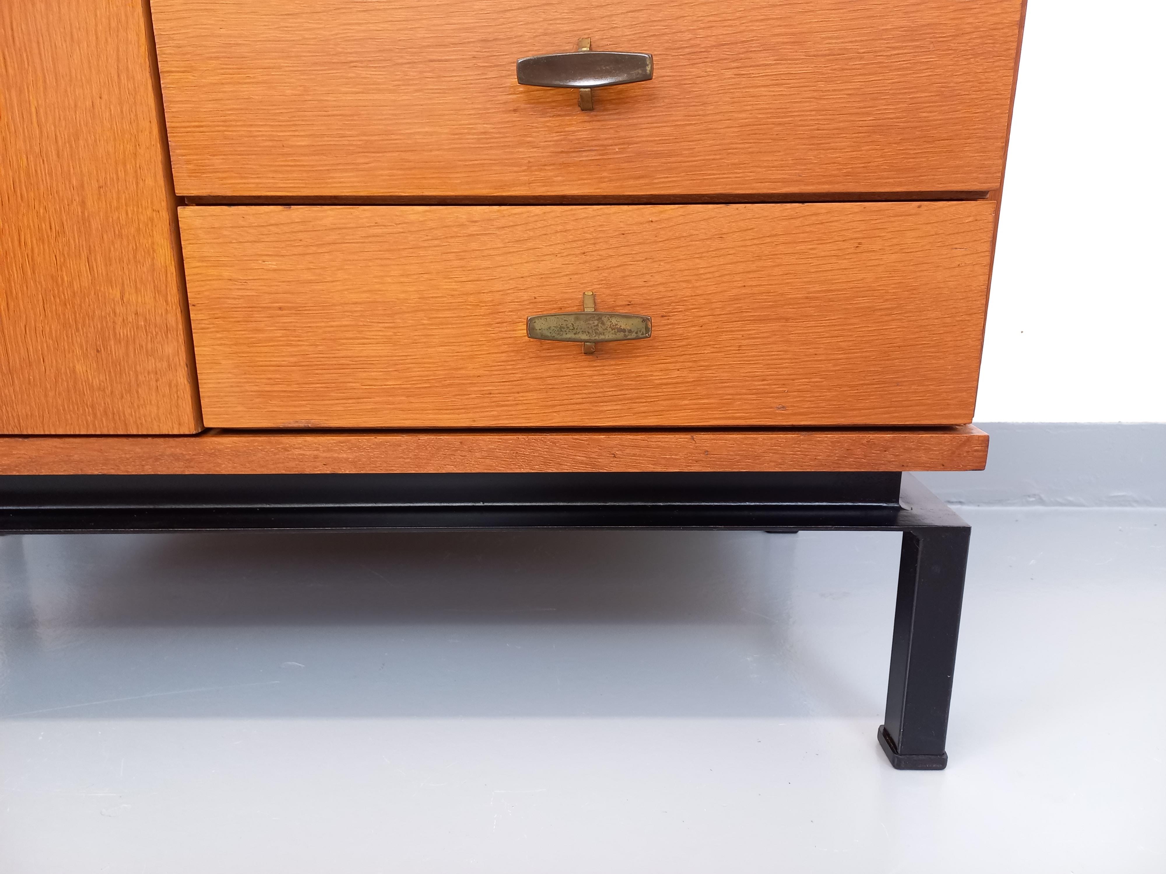 Mid-Century Modern Meuble de rangement vintage style moderniste par Marcel Gascoin pour Alveole en vente