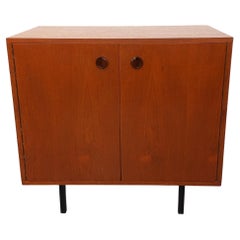 Meuble de rangement vintage style scandinave moderniste en teck et métal noir