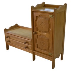 Mueble de entrada en madera de Guillerme et Chambron 1960