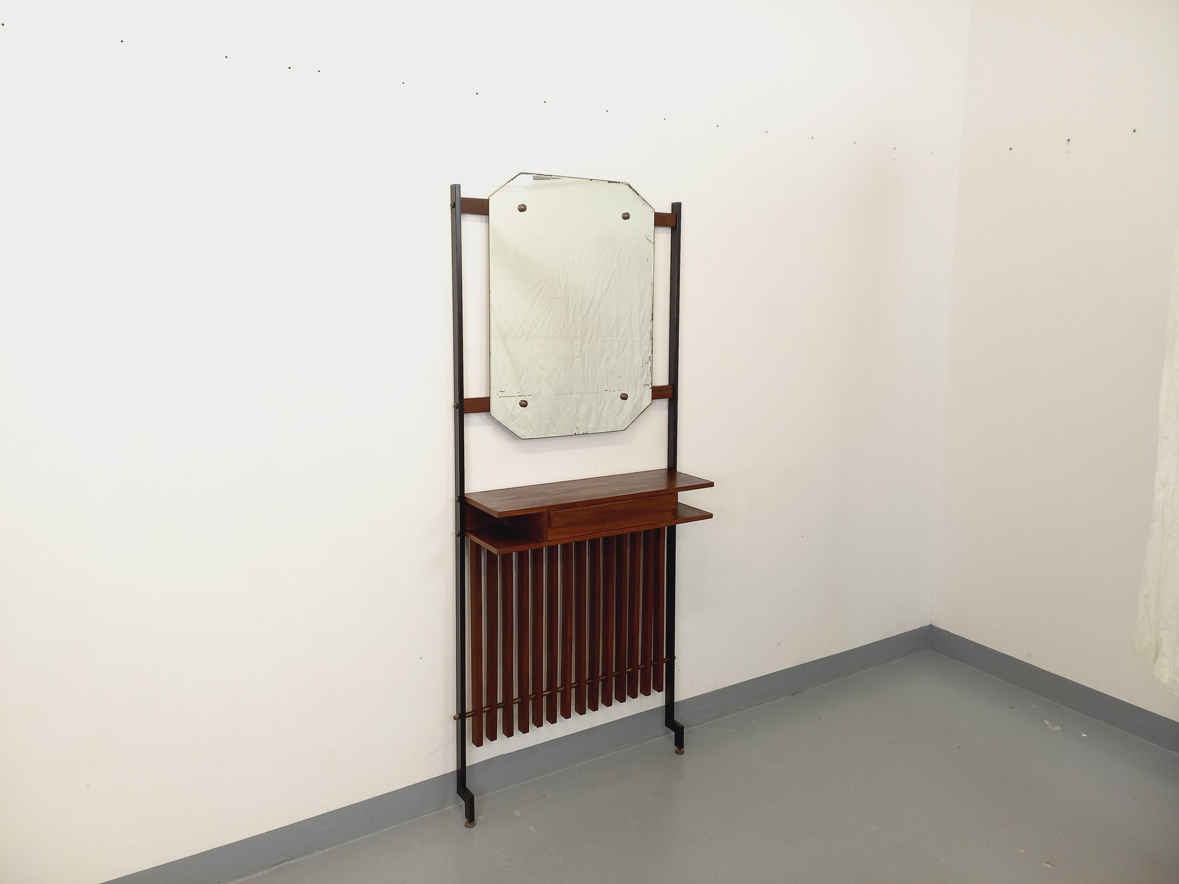 Meuble d'entrée vestiaire italien vintage avec miroir, tablettes et tiroir teck en vente 5
