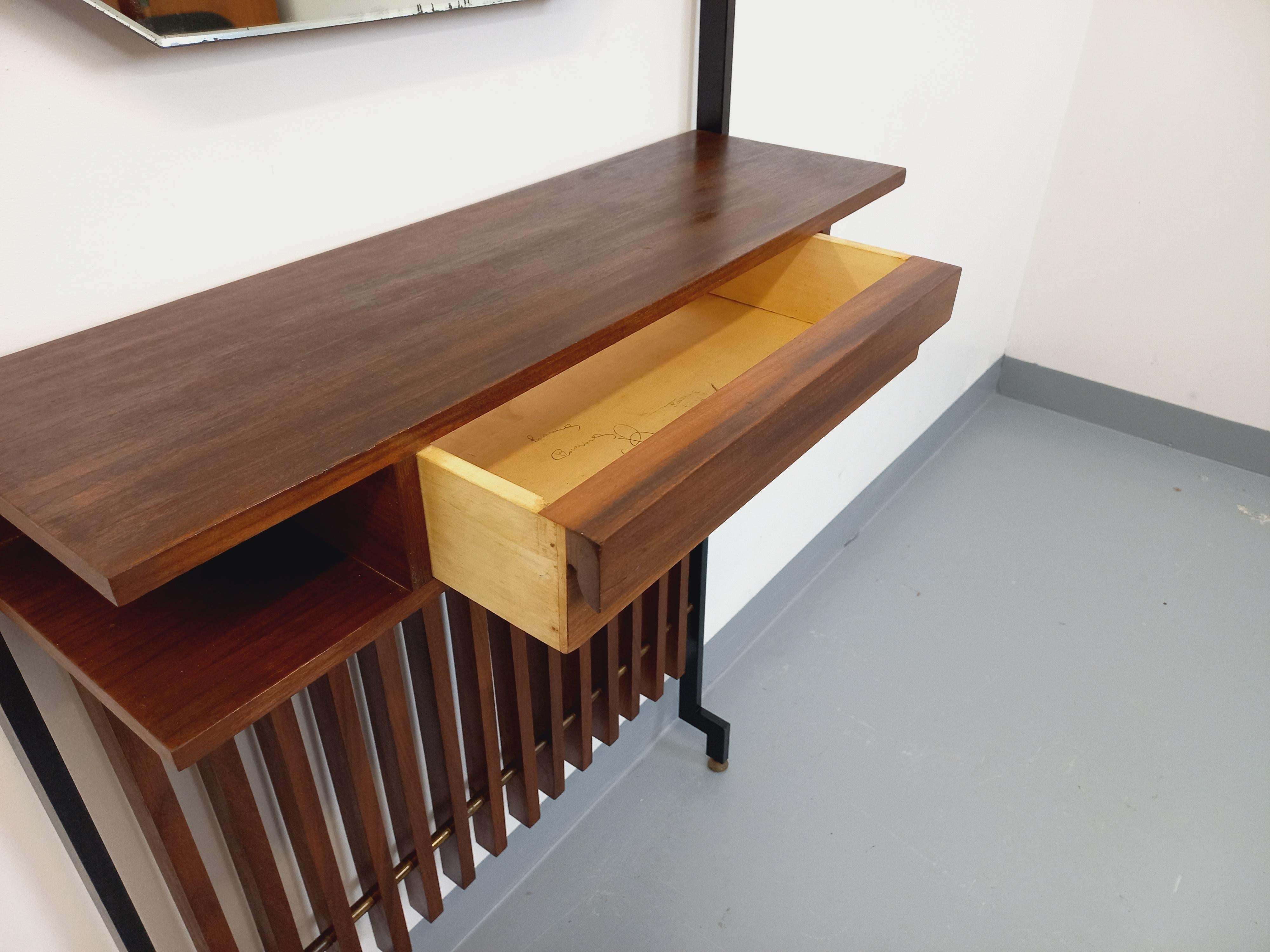 Meuble d'entrée vestiaire italien vintage avec miroir, tablettes et tiroir teck en vente 1