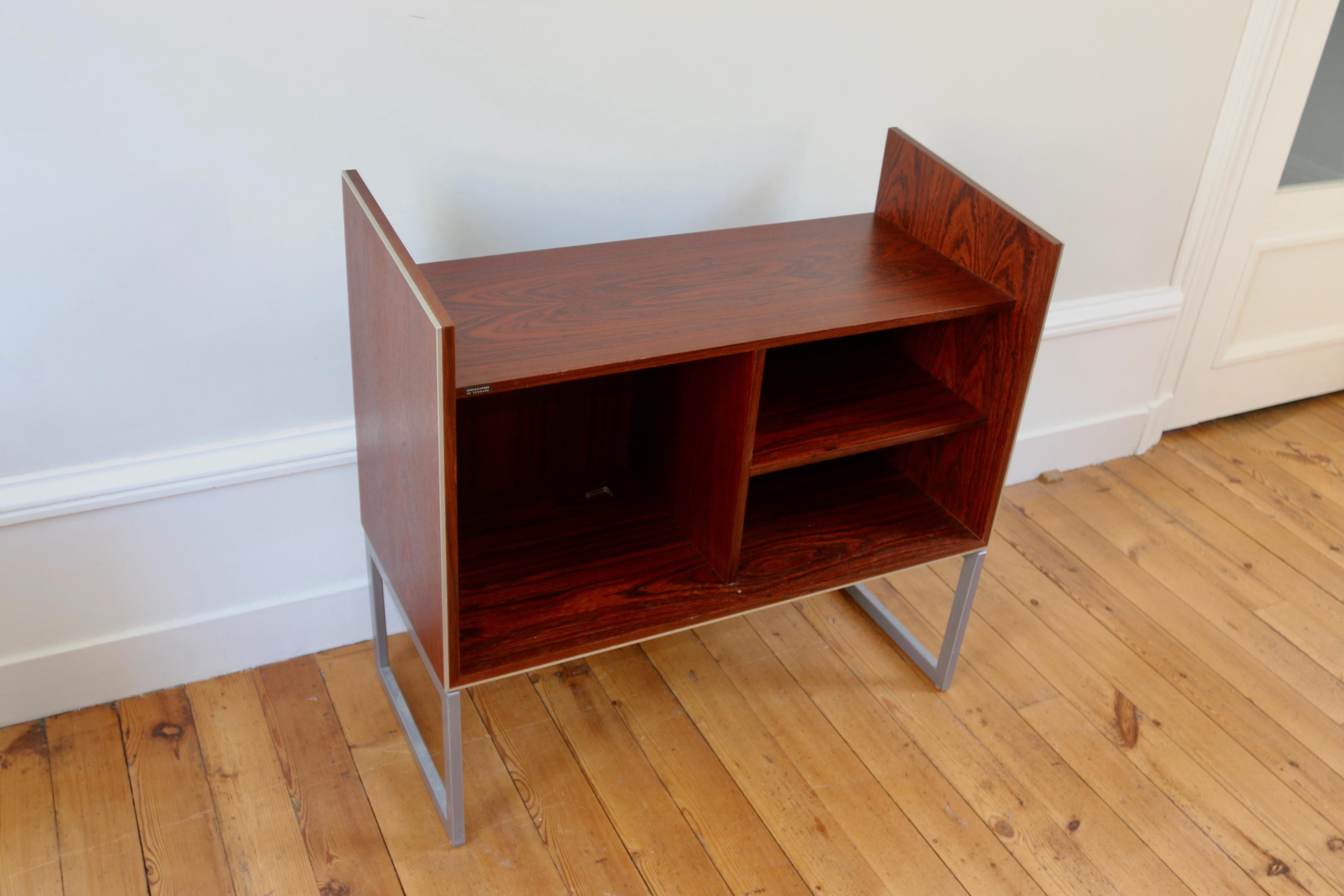 Bois de rose Meuble hifi scandinave vintage Bang & Olufsen en palissandre 1970 en vente
