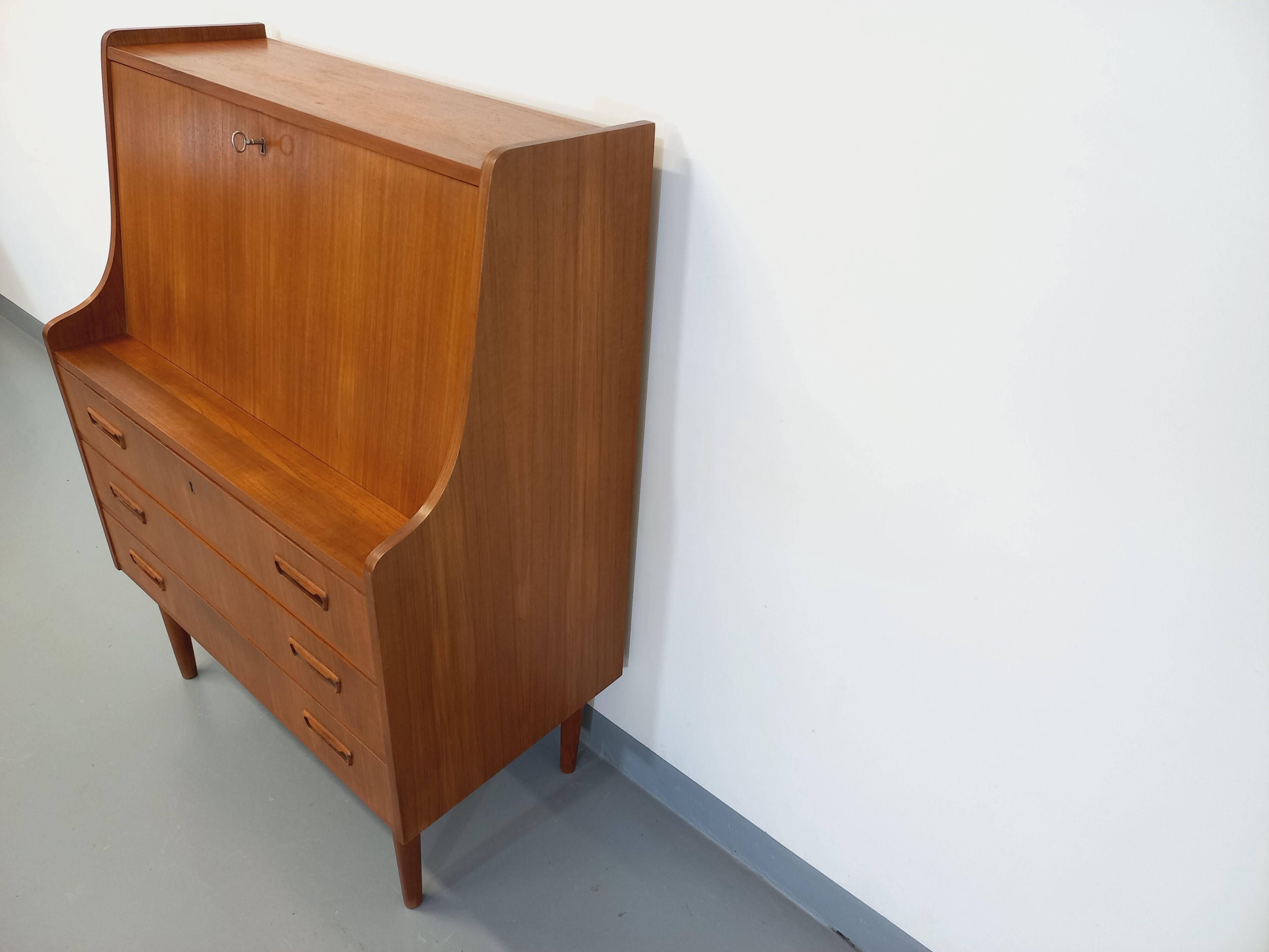 Teck Meuble secrétaire scandinave danois vintage Tibergaard en teck des années 50 60 en vente