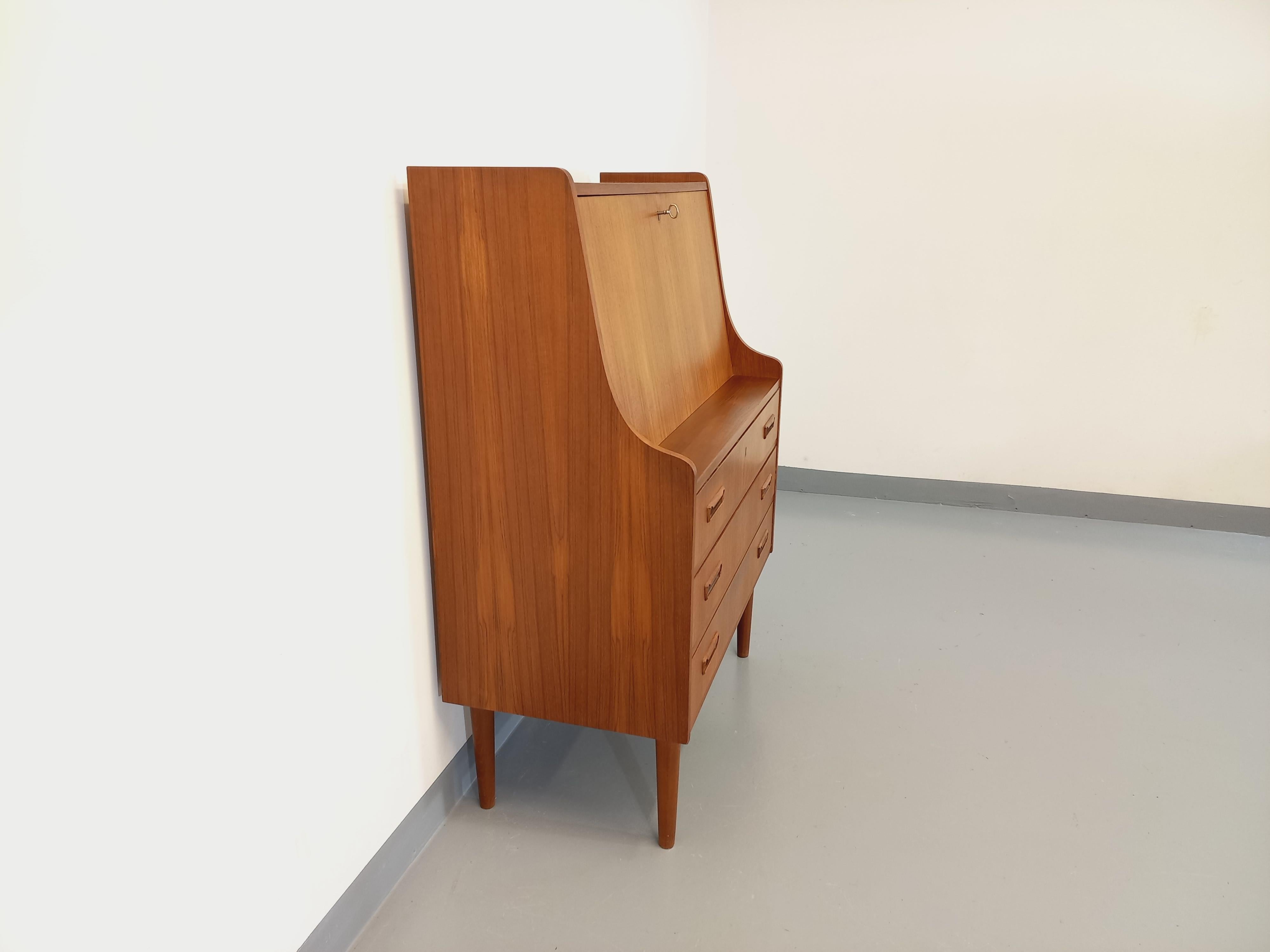 Meuble secrétaire scandinave danois vintage Tibergaard en teck des années 50 60 en vente 1