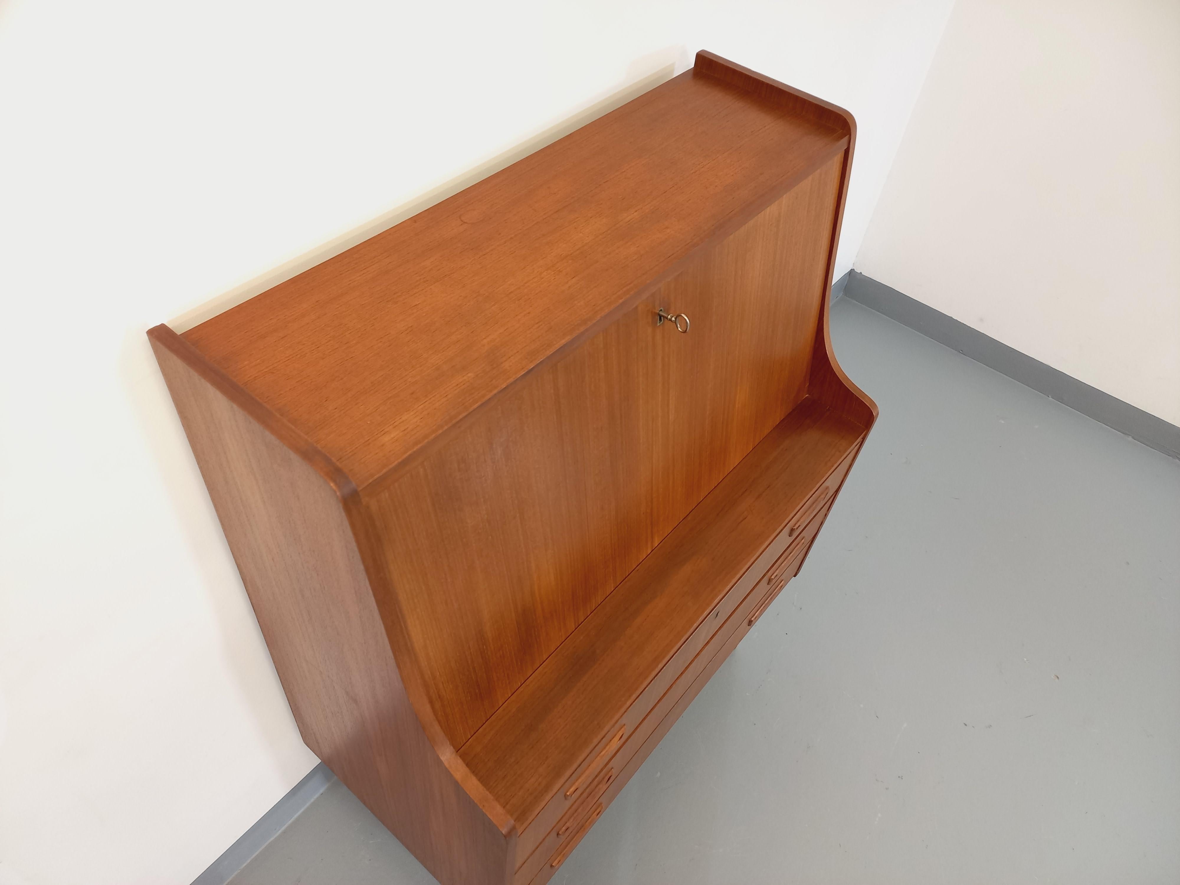 Milieu du XXe siècle Meuble secrétaire scandinave danois vintage Tibergaard en teck des années 50 60 en vente