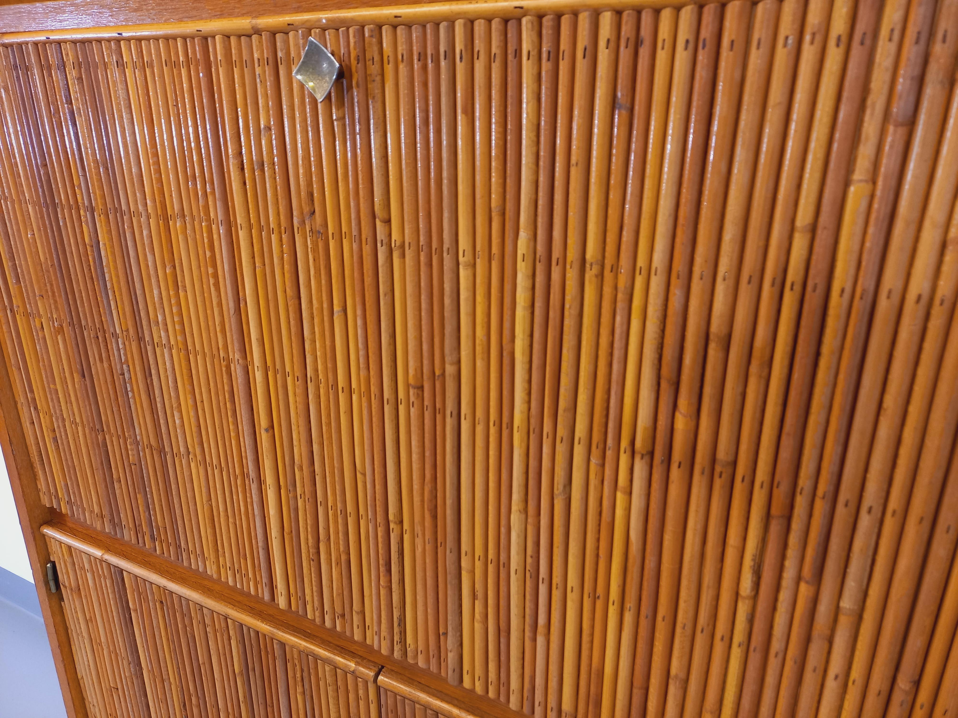 Meuble secrétaire vintage en rotin et bois clair des années 60 en vente 3