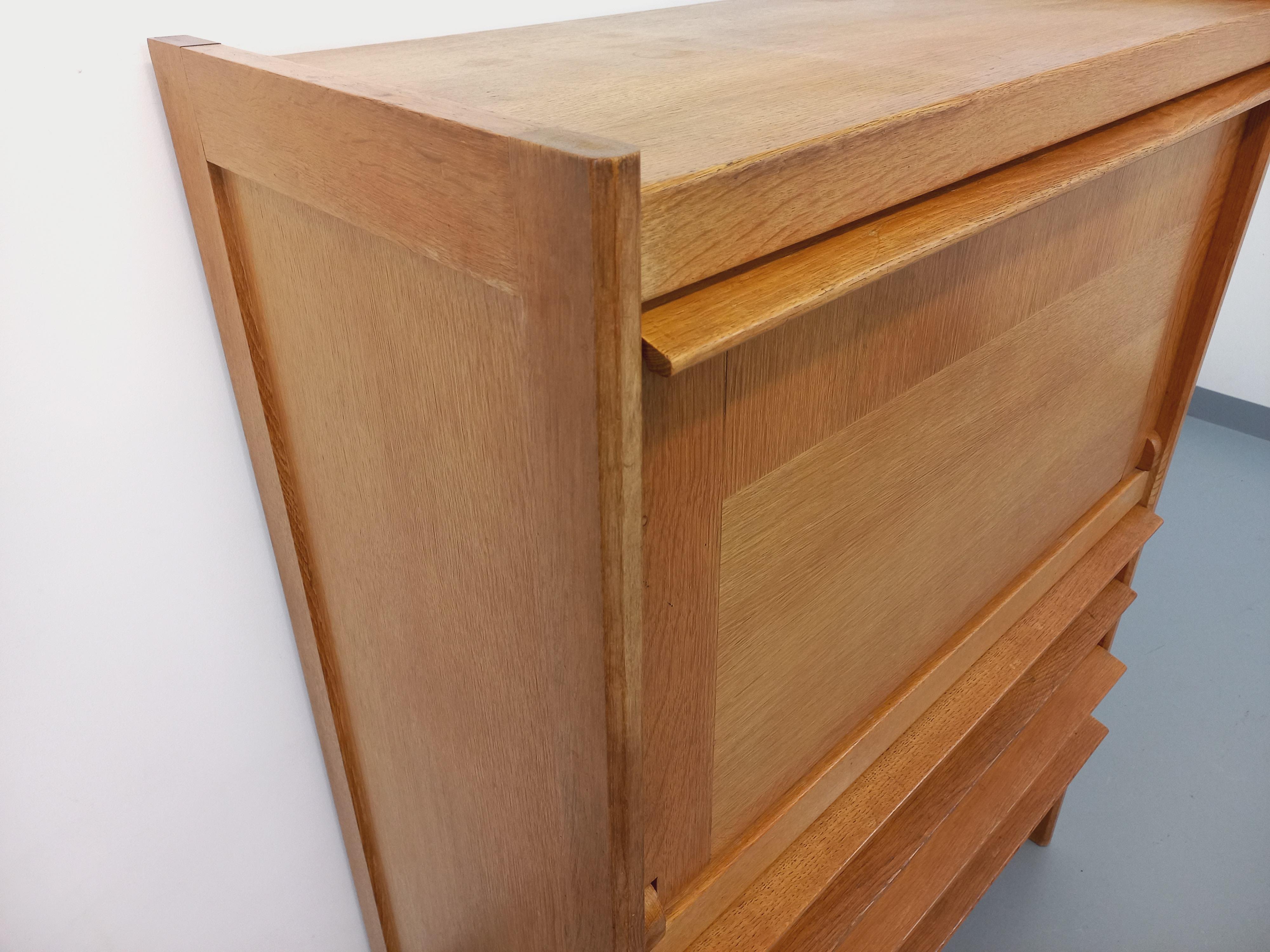 Français Meuble secrétaire vintage Guillerme et Chambron en chêne massif des années 50 60 en vente