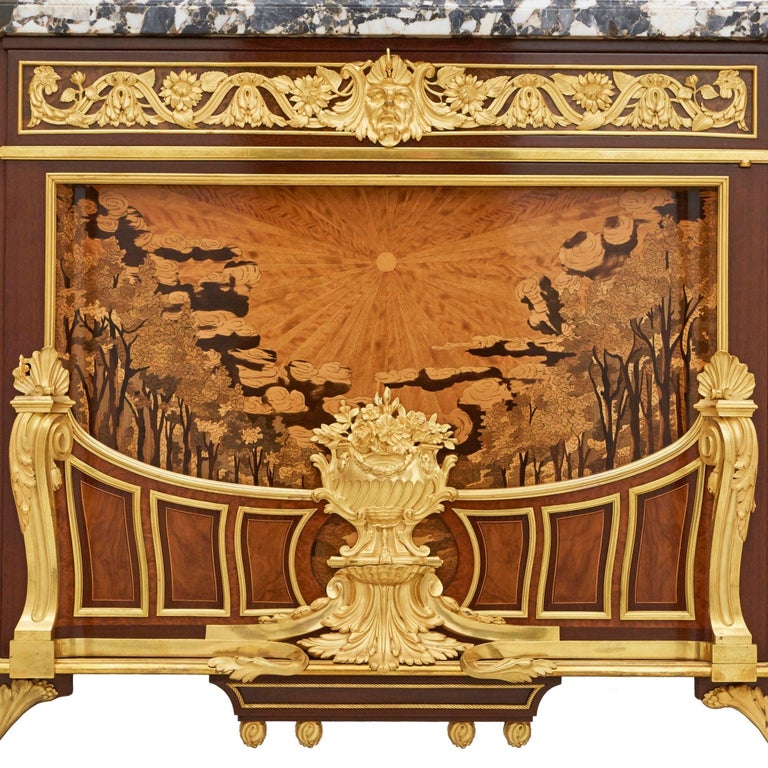'Meuble Soleil', Gilt Bronze-Mounted Marquetry Commode by Linke and Alix In Good Condition For Sale In London, GB