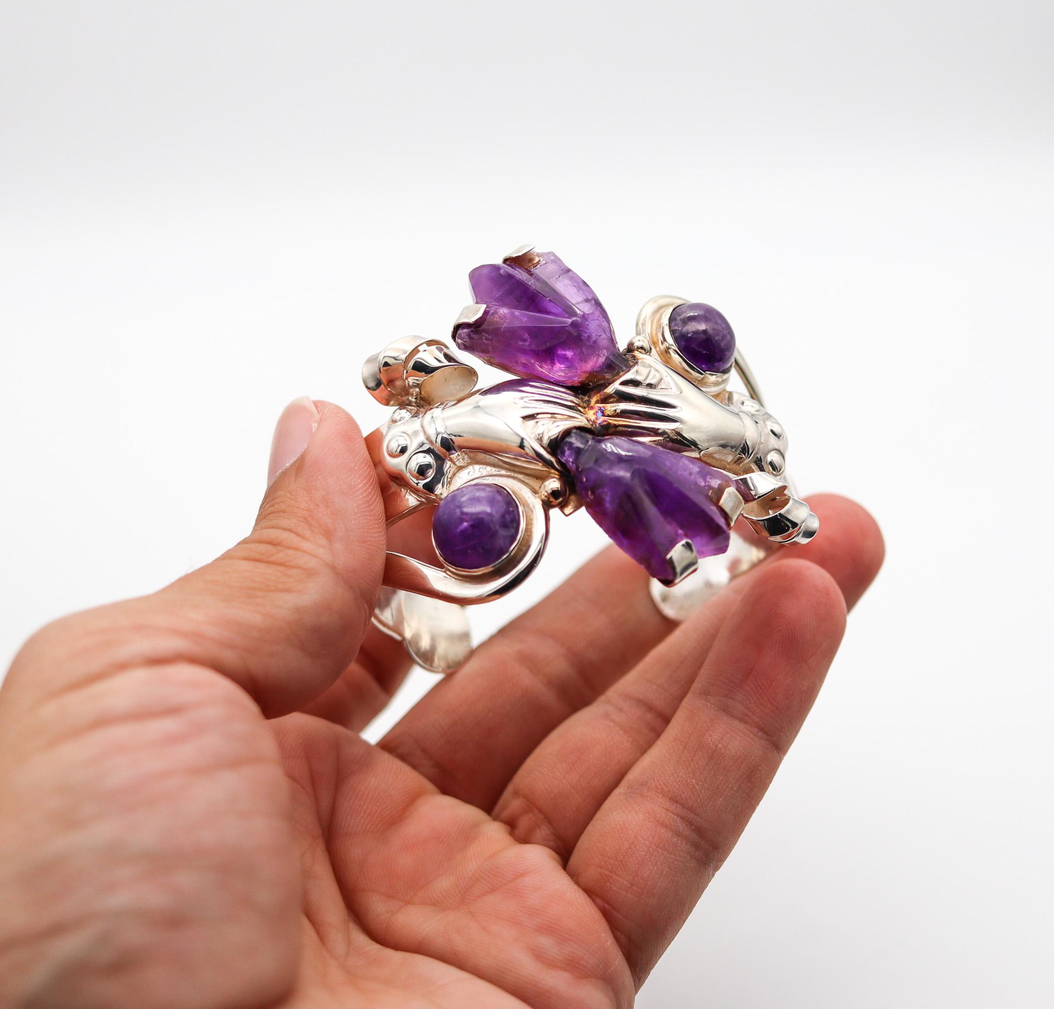 Mexican 1945 Taxco Studio Cuff Bracelet in 925 Sterling Silver Carved Amethysts In Good Condition In Miami, FL