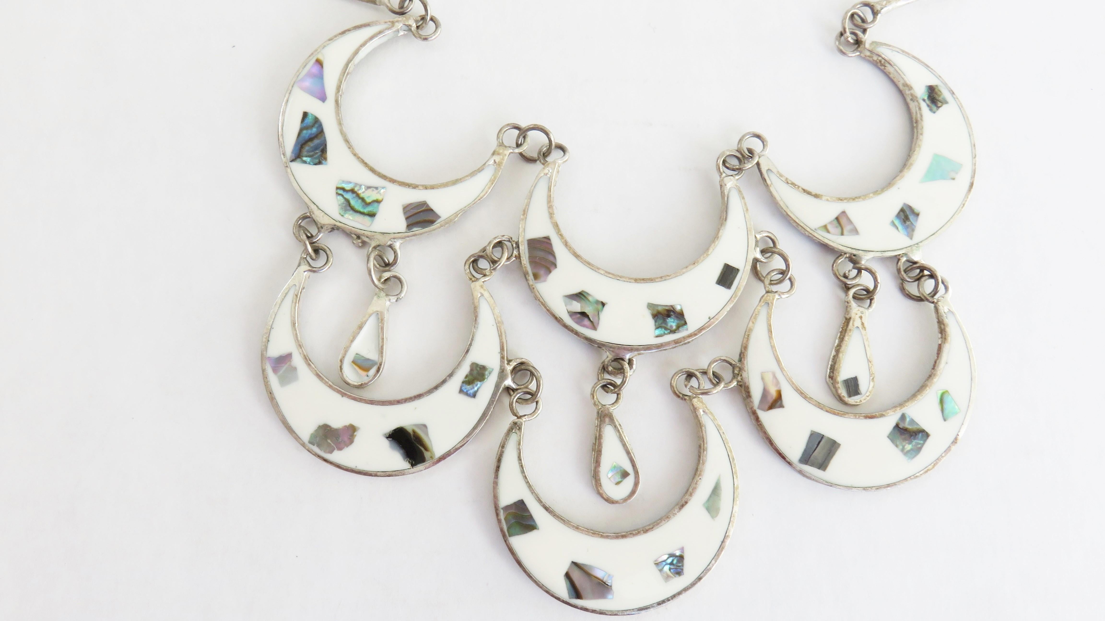 Set aus mexikanischer Abalone-Halskette und durchbrochenen Ohrringen aus Silber mit Intarsien im Angebot 2