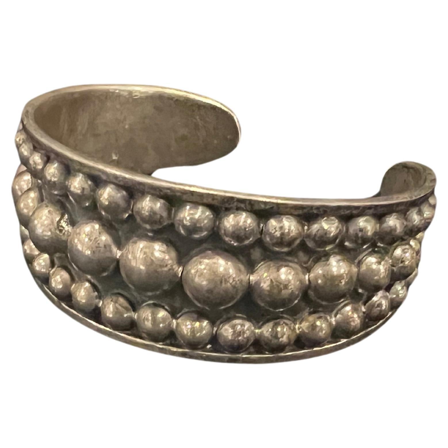 Hand-Crafted Mexican Abstract Brutalist Modernist Bracelet 925 Sterling Silver Cuff, 1960s For Sale
