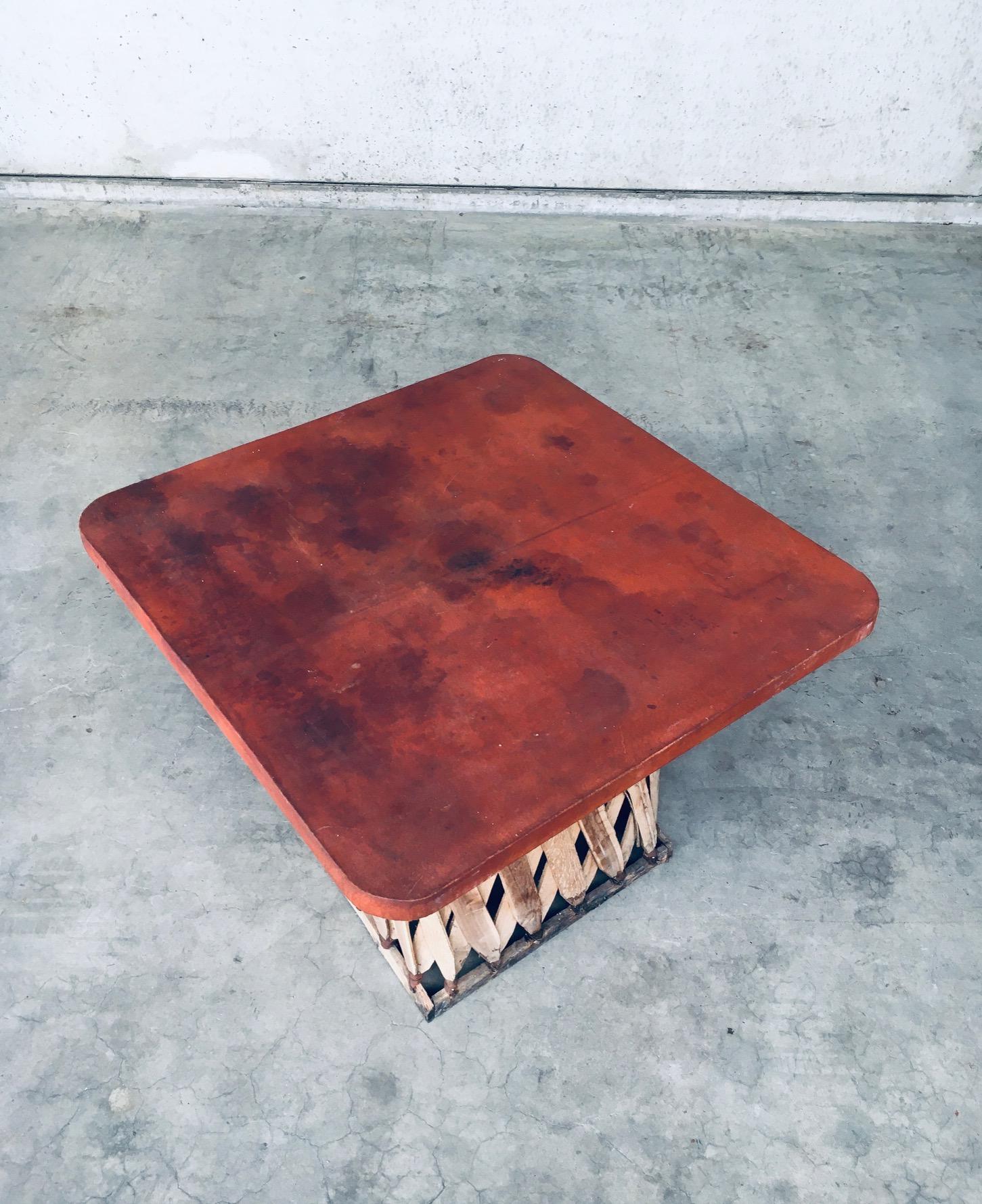 Pelle Tavolo e sedie in pelle di Wim Rietveld di Art Populaire messicana, realizzati in modo artigianale in vendita